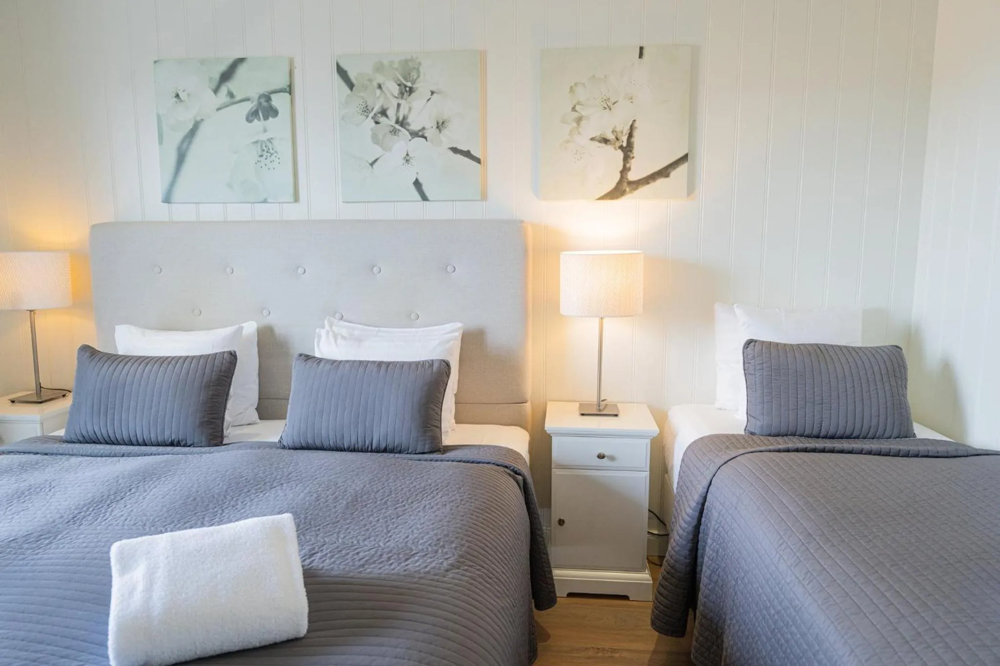 Bedroom, Bed in Hotel Grimsborgir by Keahotels