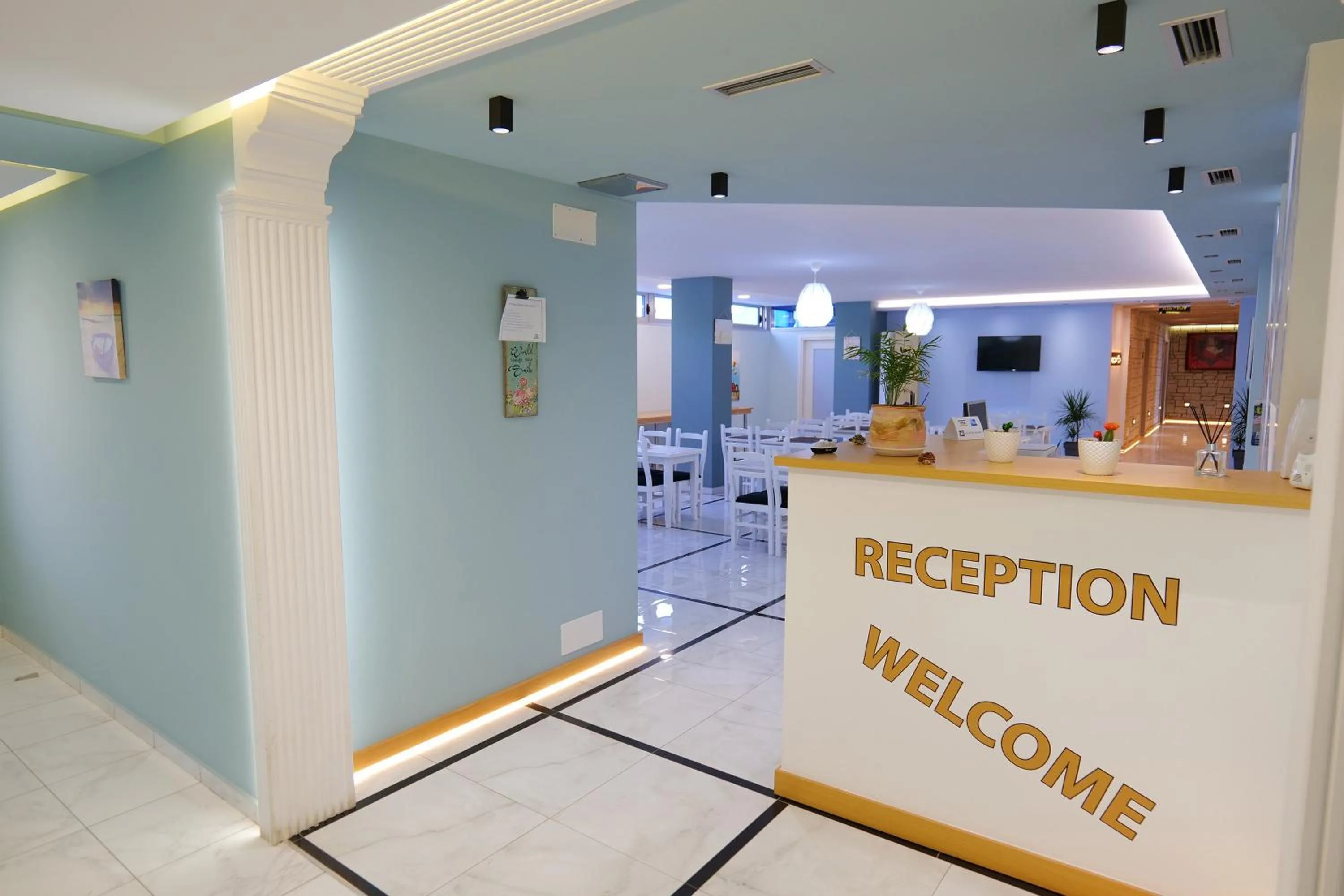 Lobby or reception in Oceanic Overview Suites