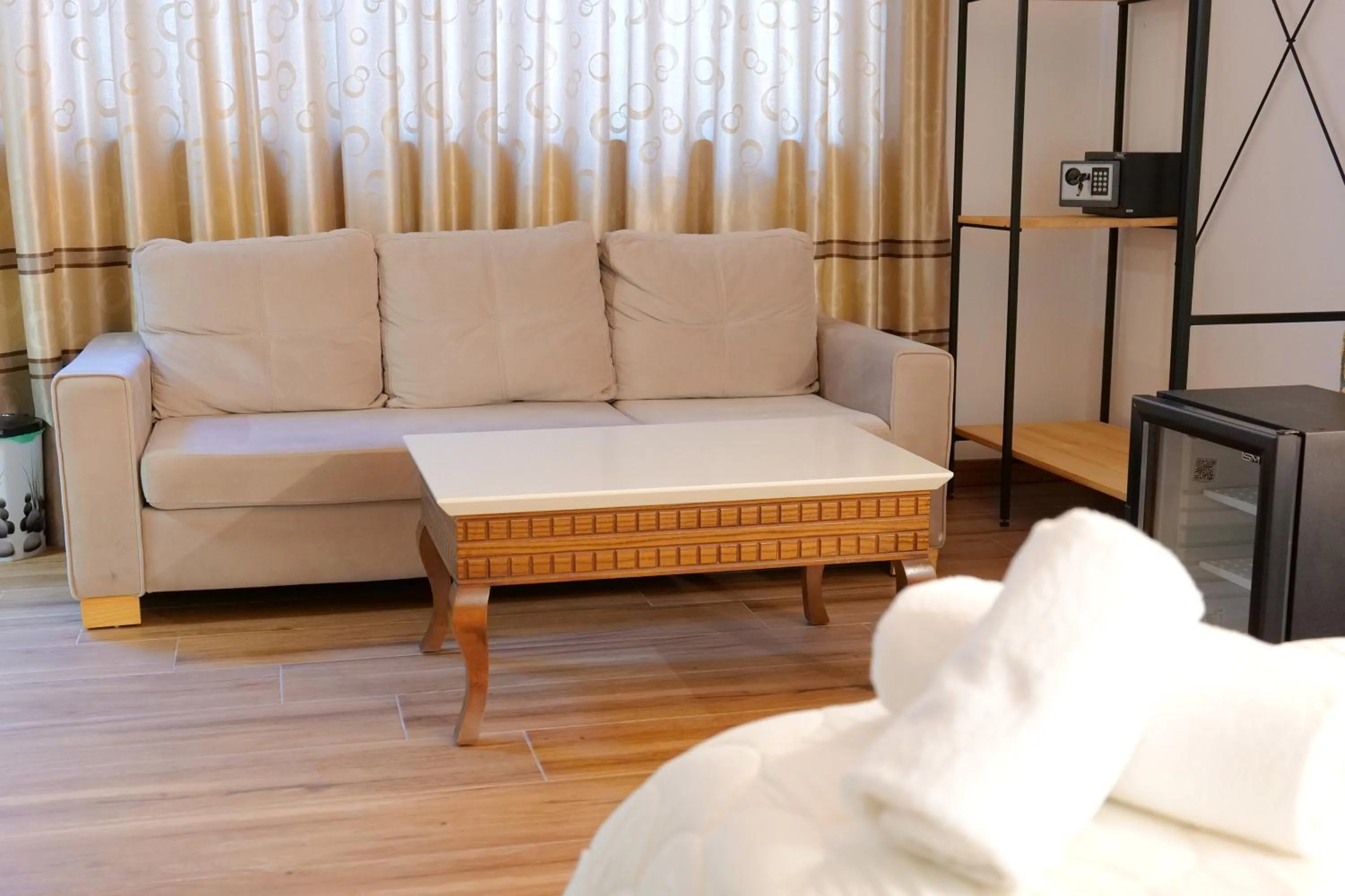 Dining area in Oceanic Overview Suites