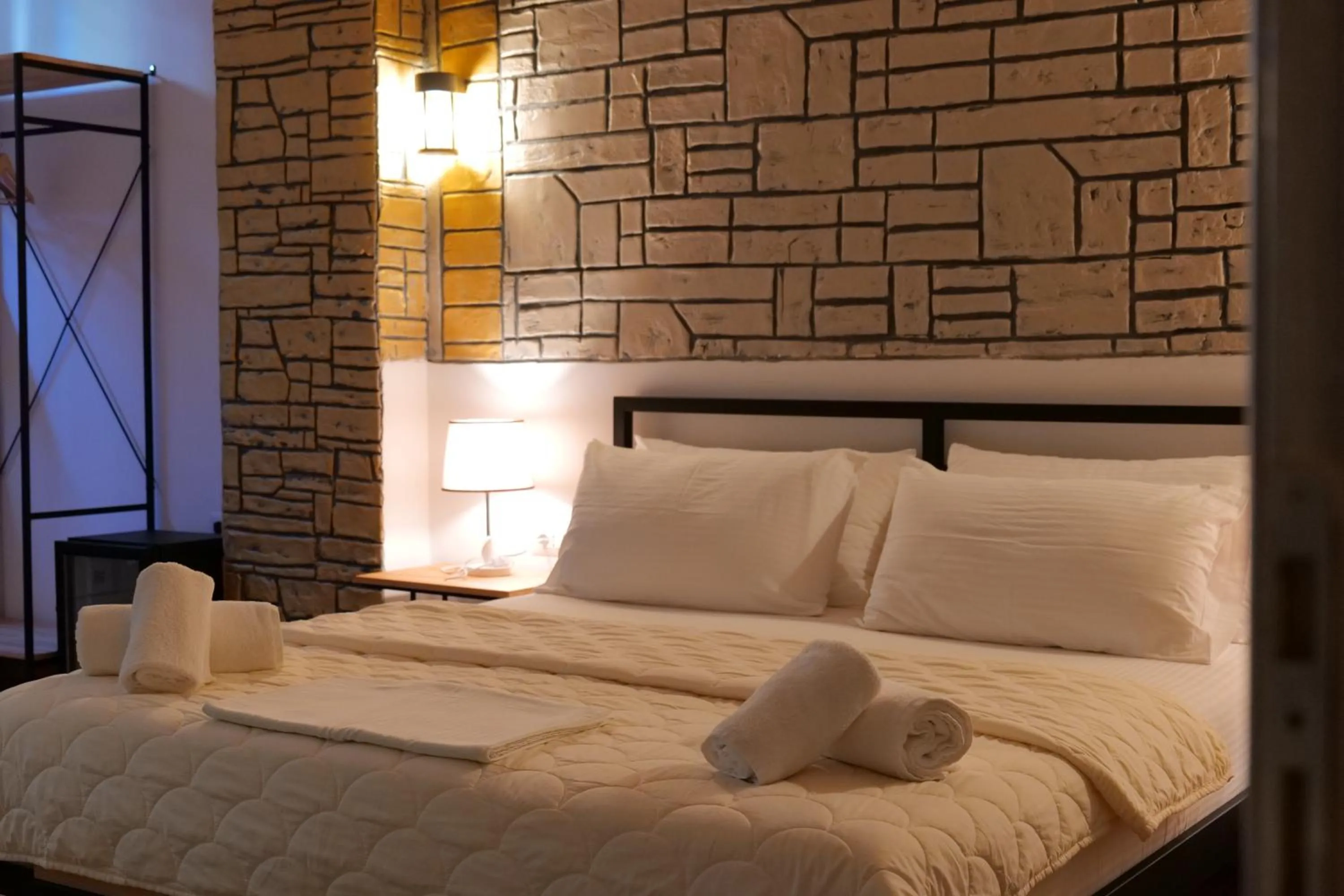 Bed in Oceanic Overview Suites