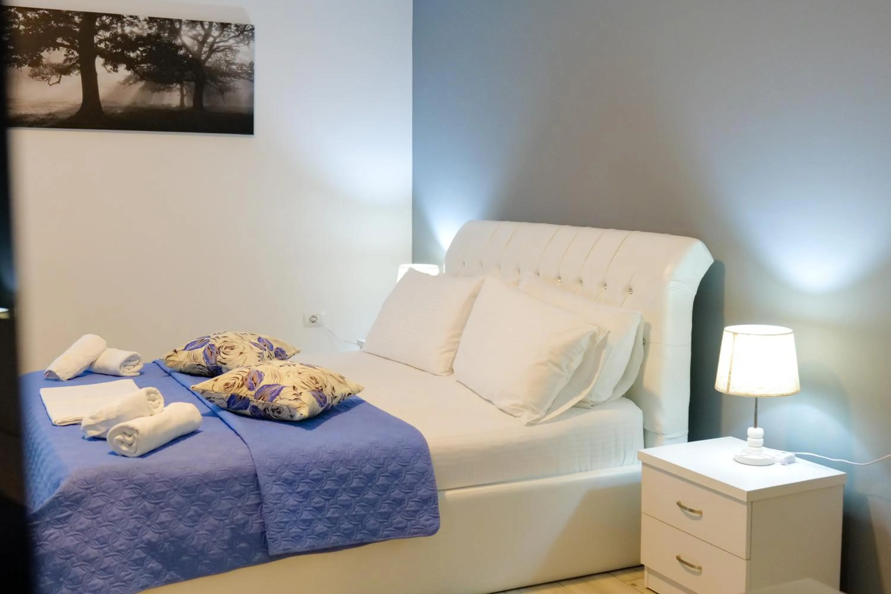 Bed in Oceanic Overview Suites