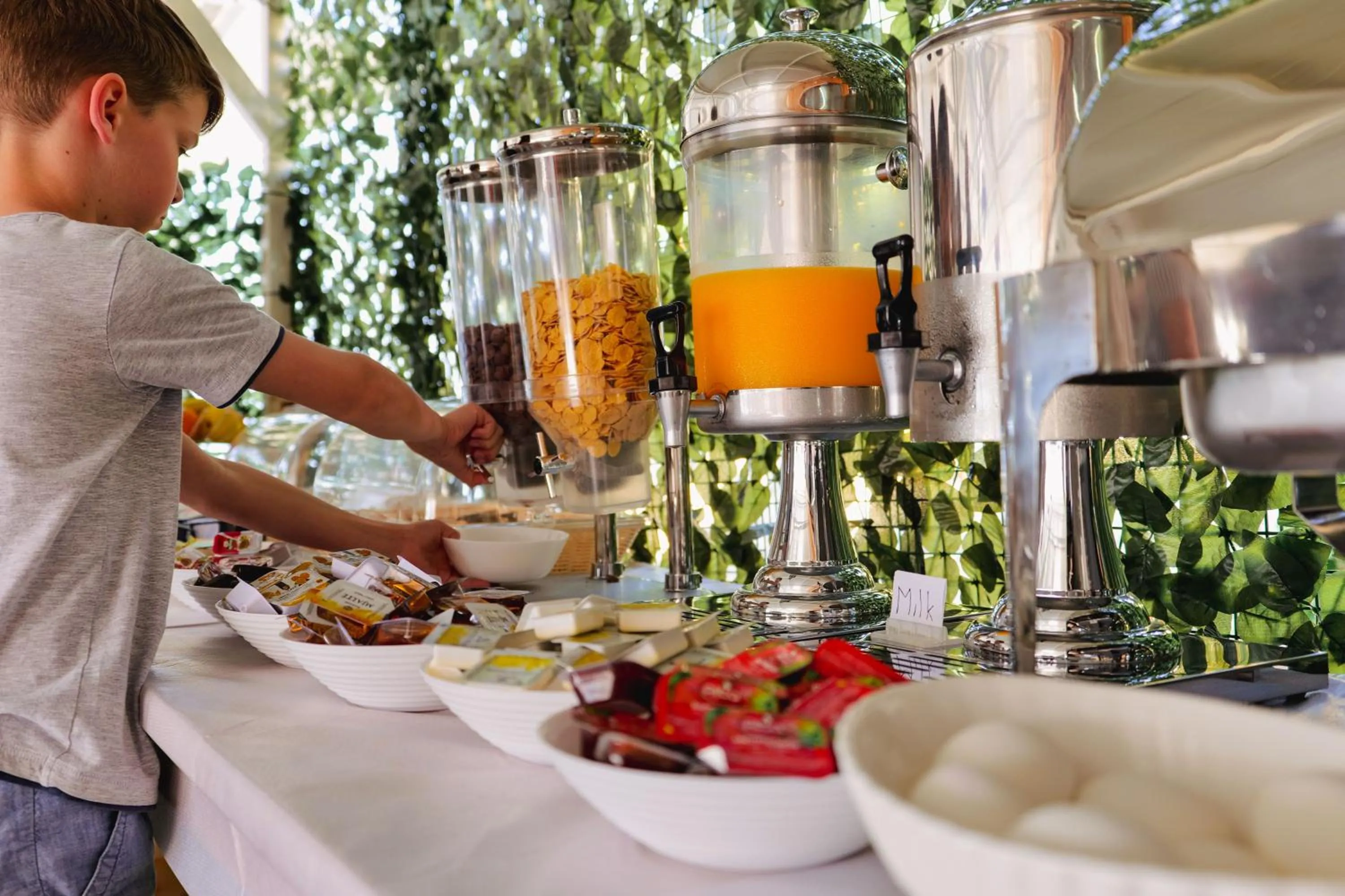 Breakfast in Oceanic Overview Suites