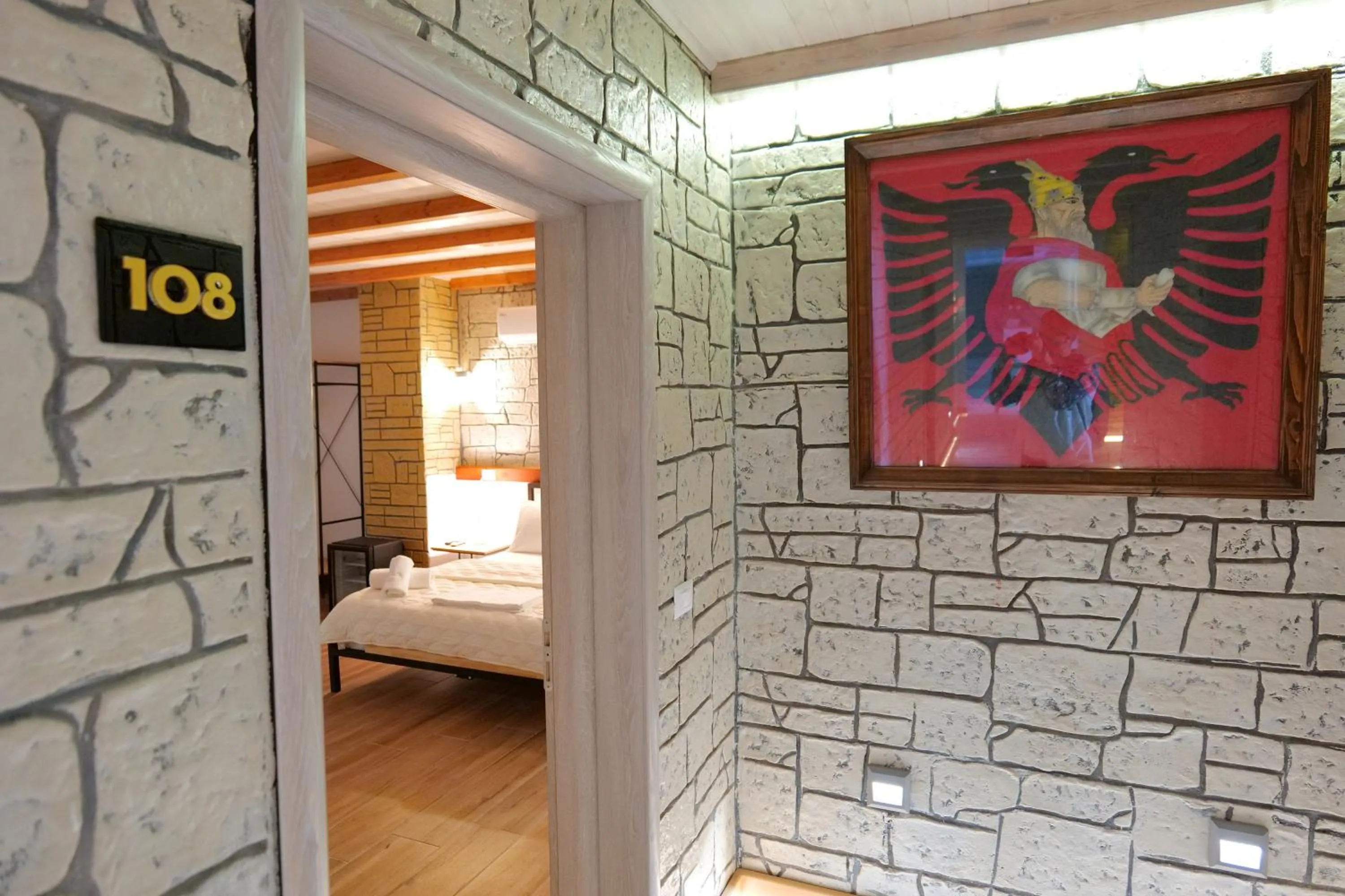 Lobby or reception, Bed in Oceanic Overview Suites