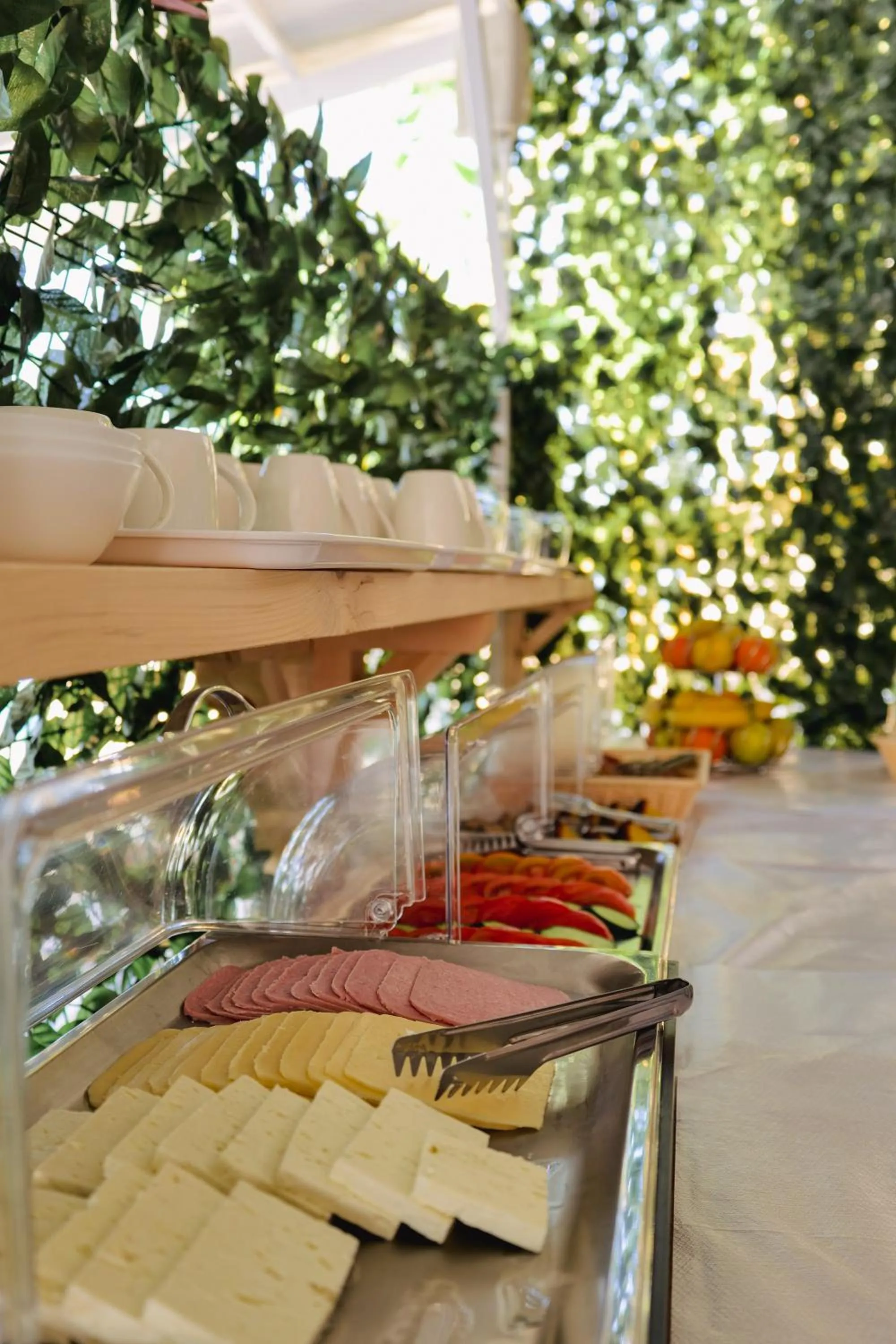 Buffet breakfast in Oceanic Overview Suites