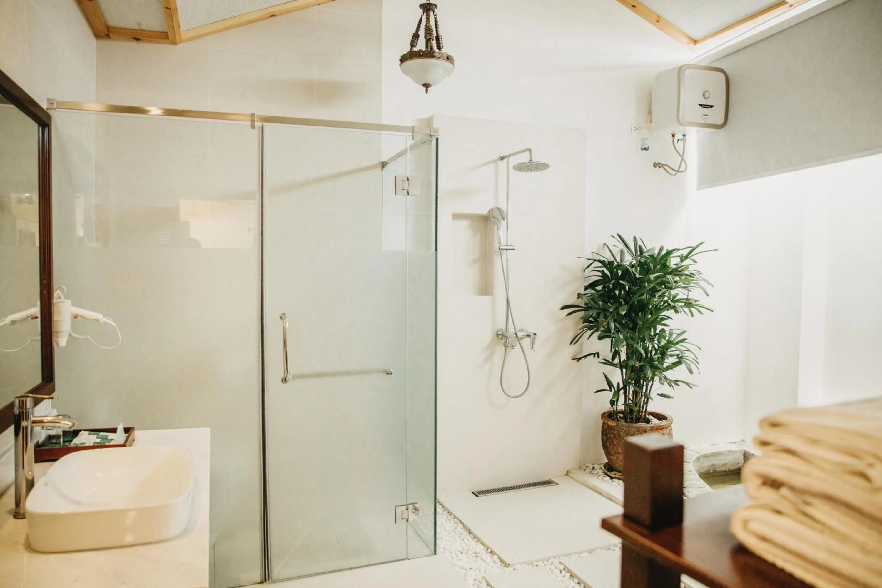 Bathroom in Hoang Ngoc Beach Resort