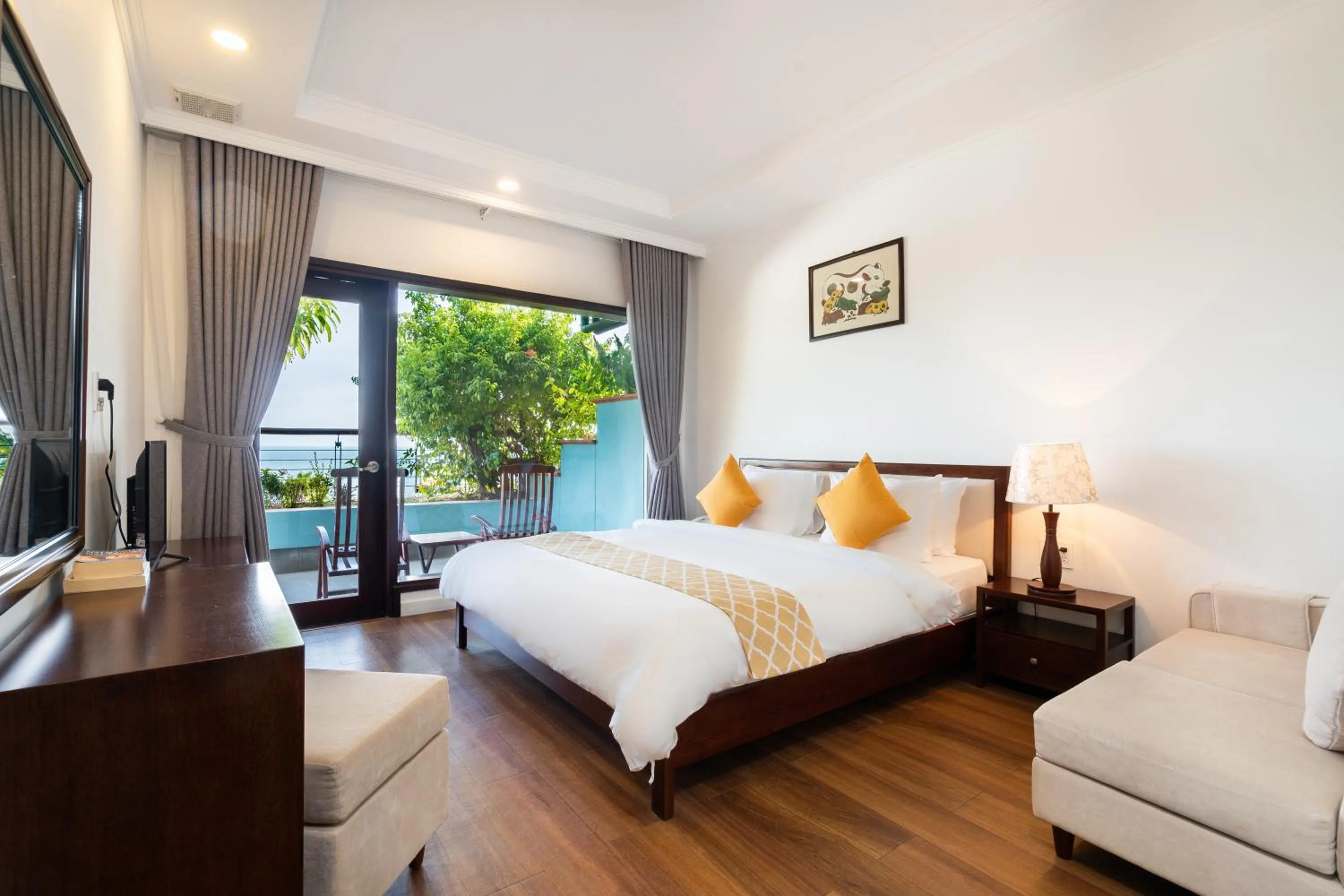 Bedroom, Bed in Hoang Ngoc Beach Resort