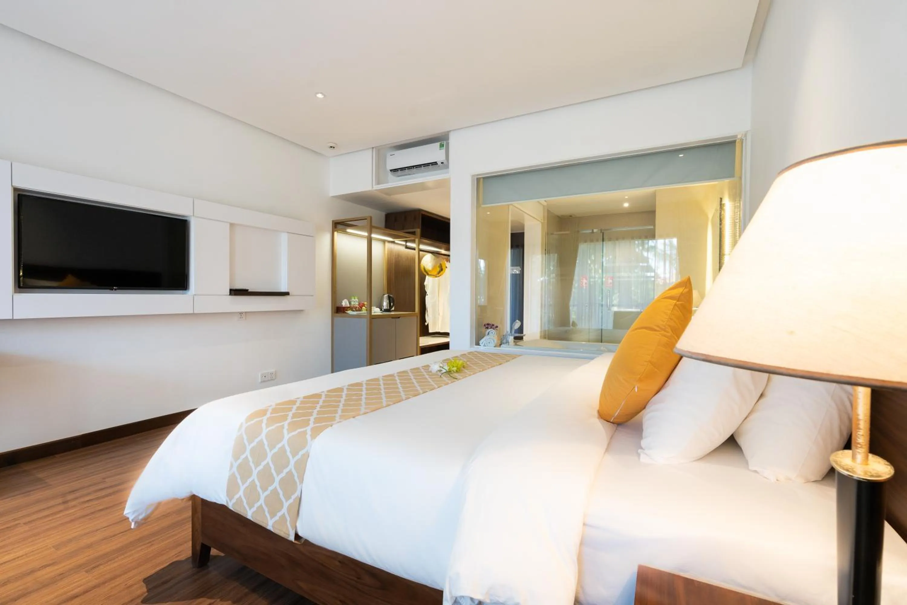 Bedroom, Bed in Hoang Ngoc Beach Resort