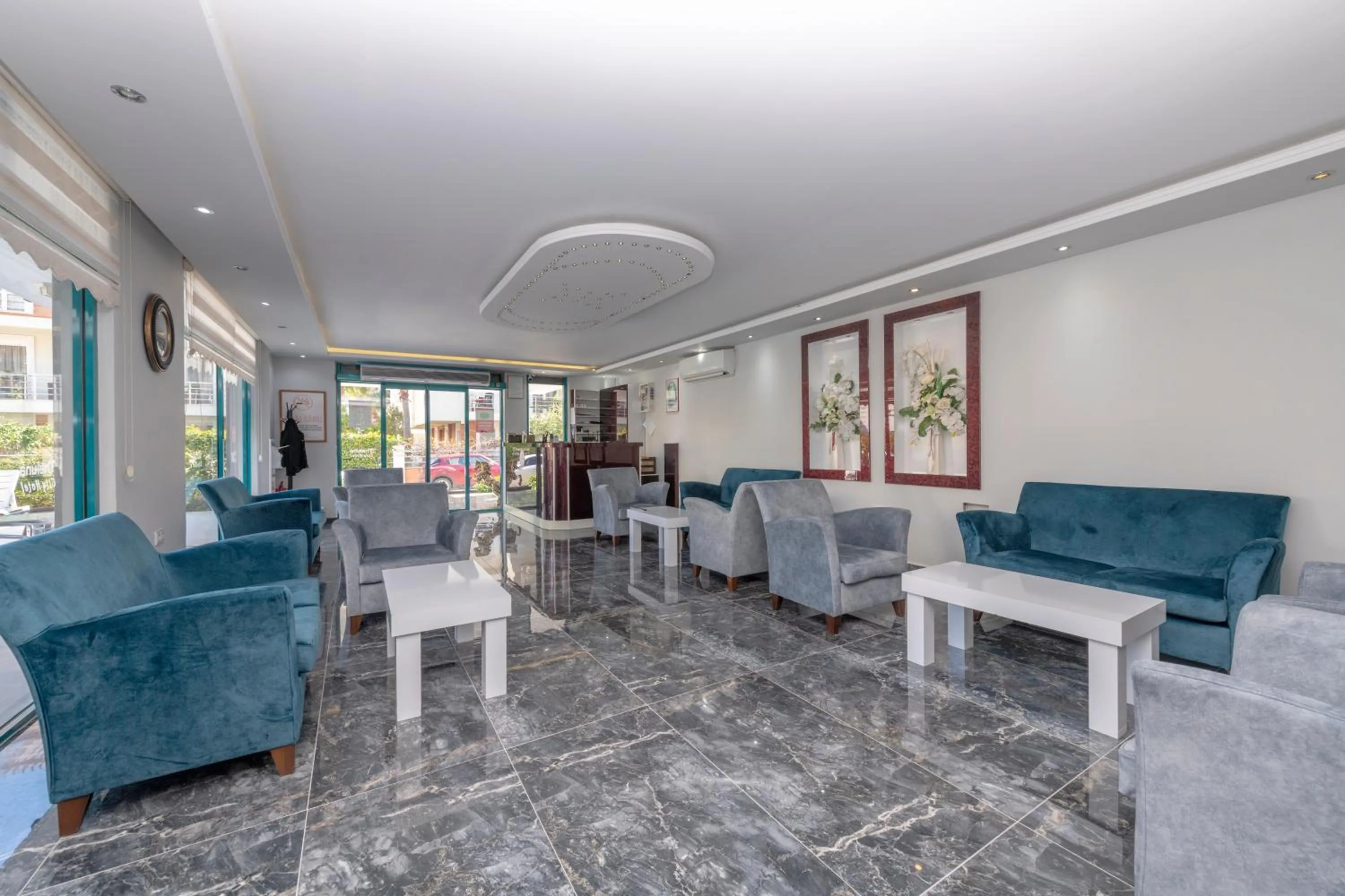 Seating Area in Theluna City Hotel