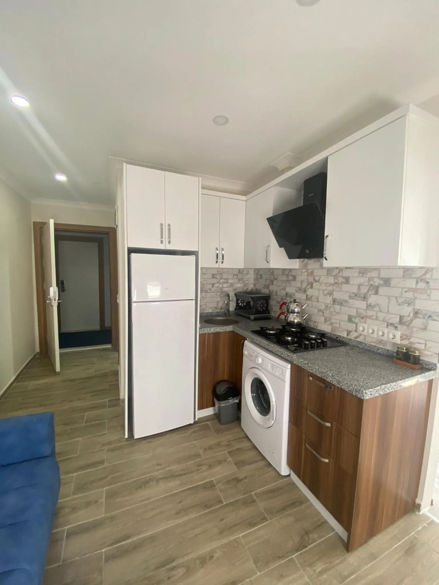 Kitchen/Kitchenette in Theluna City Hotel