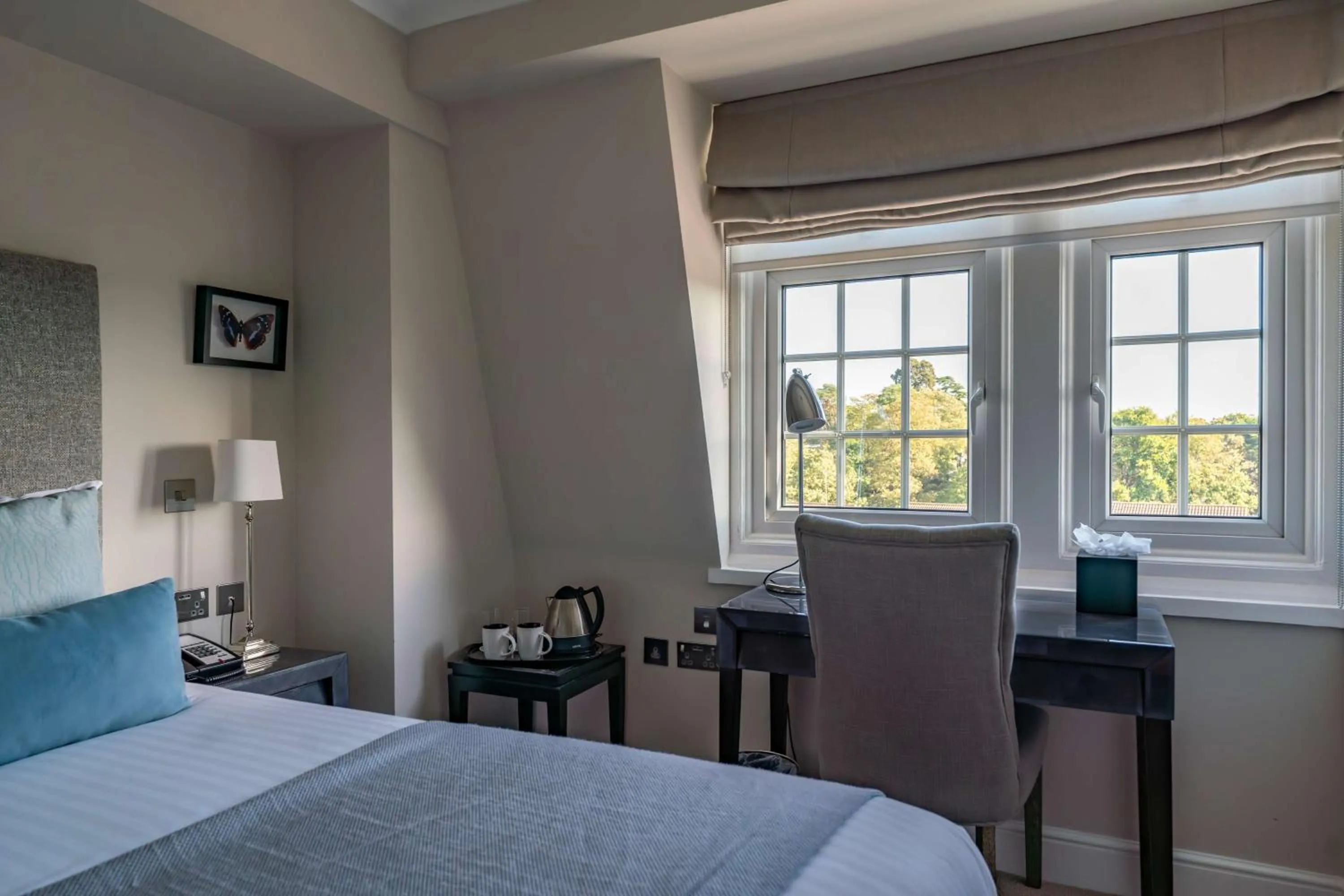 Bedroom, Bed in Oatlands Park Hotel