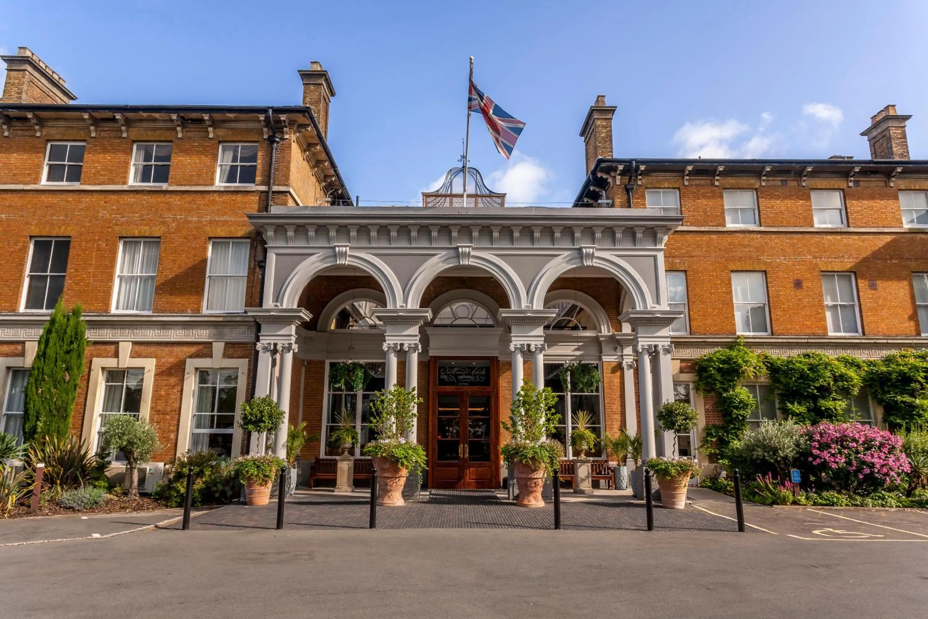 Property building in Oatlands Park Hotel