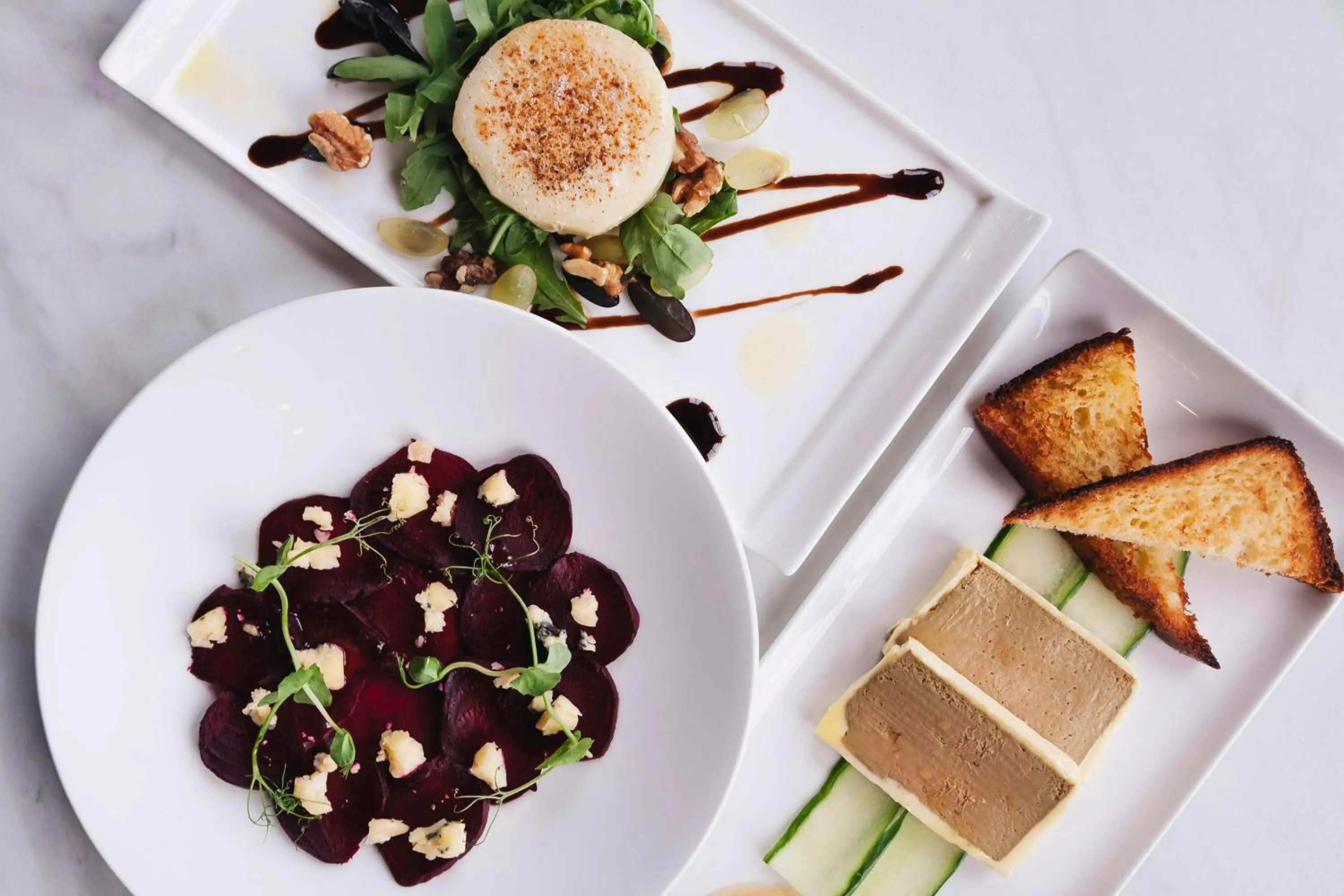 Food and drinks in Oatlands Park Hotel