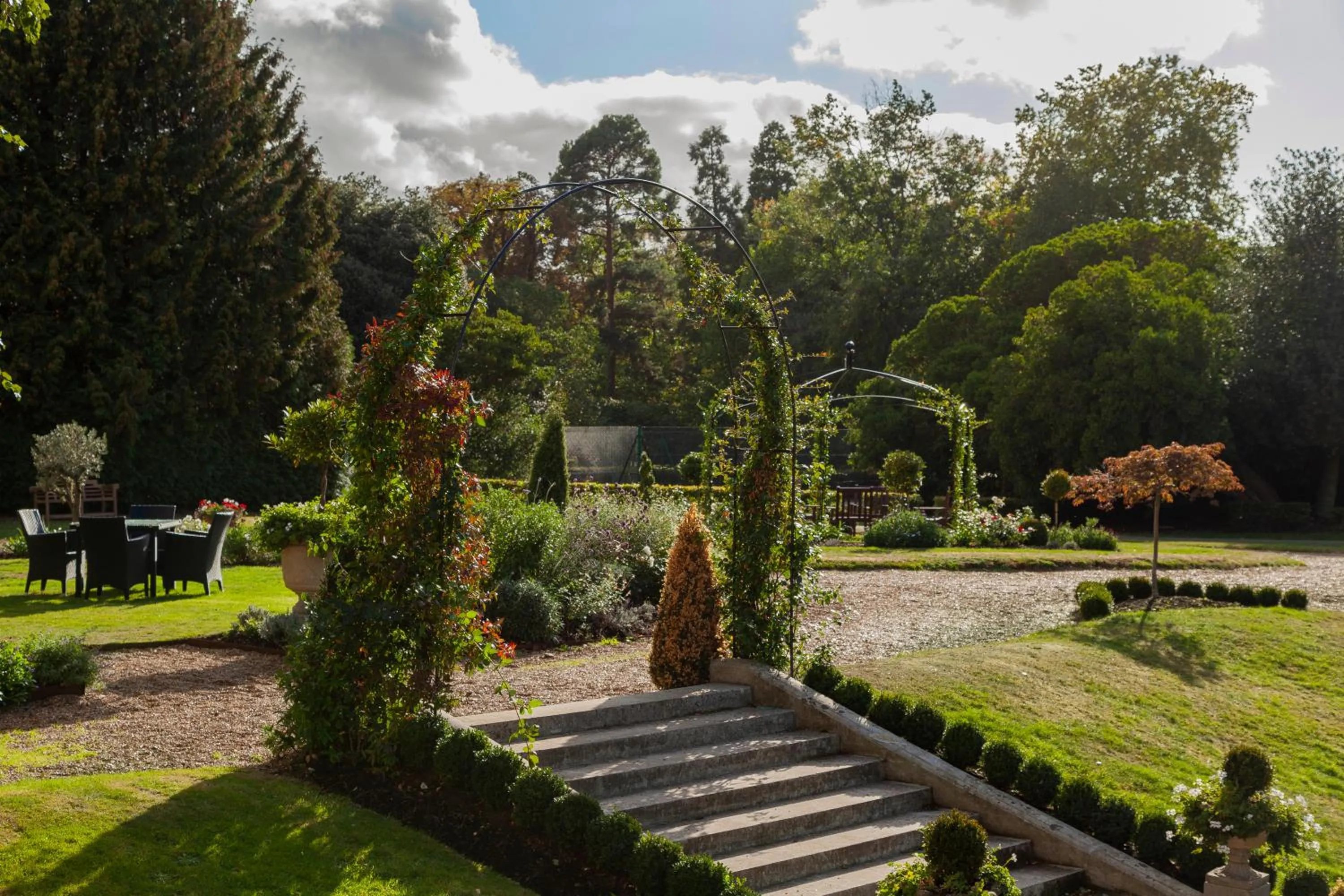 Natural landscape in Oatlands Park Hotel