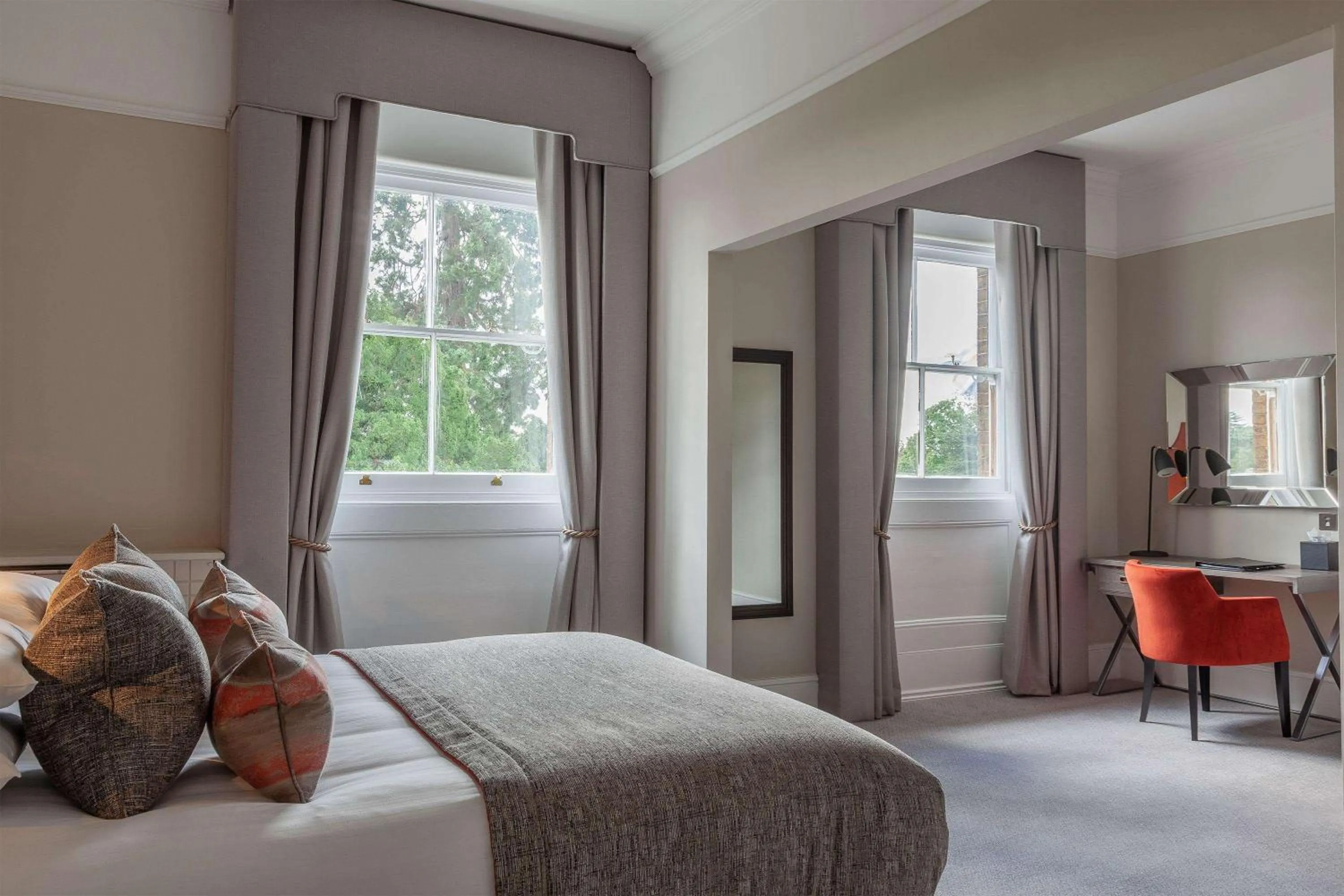 Bedroom, Bed in Oatlands Park Hotel