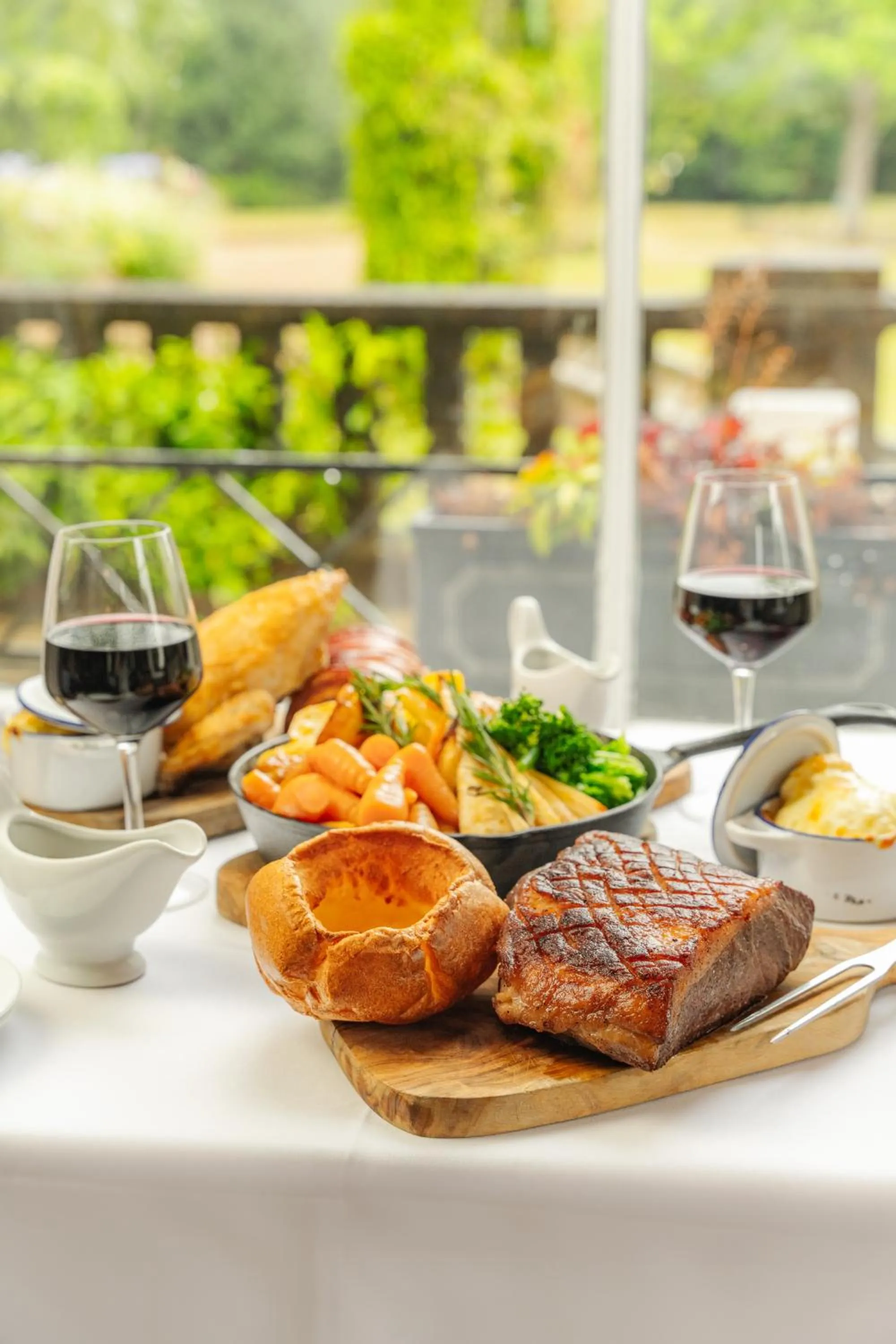 Restaurant/places to eat in Oatlands Park Hotel