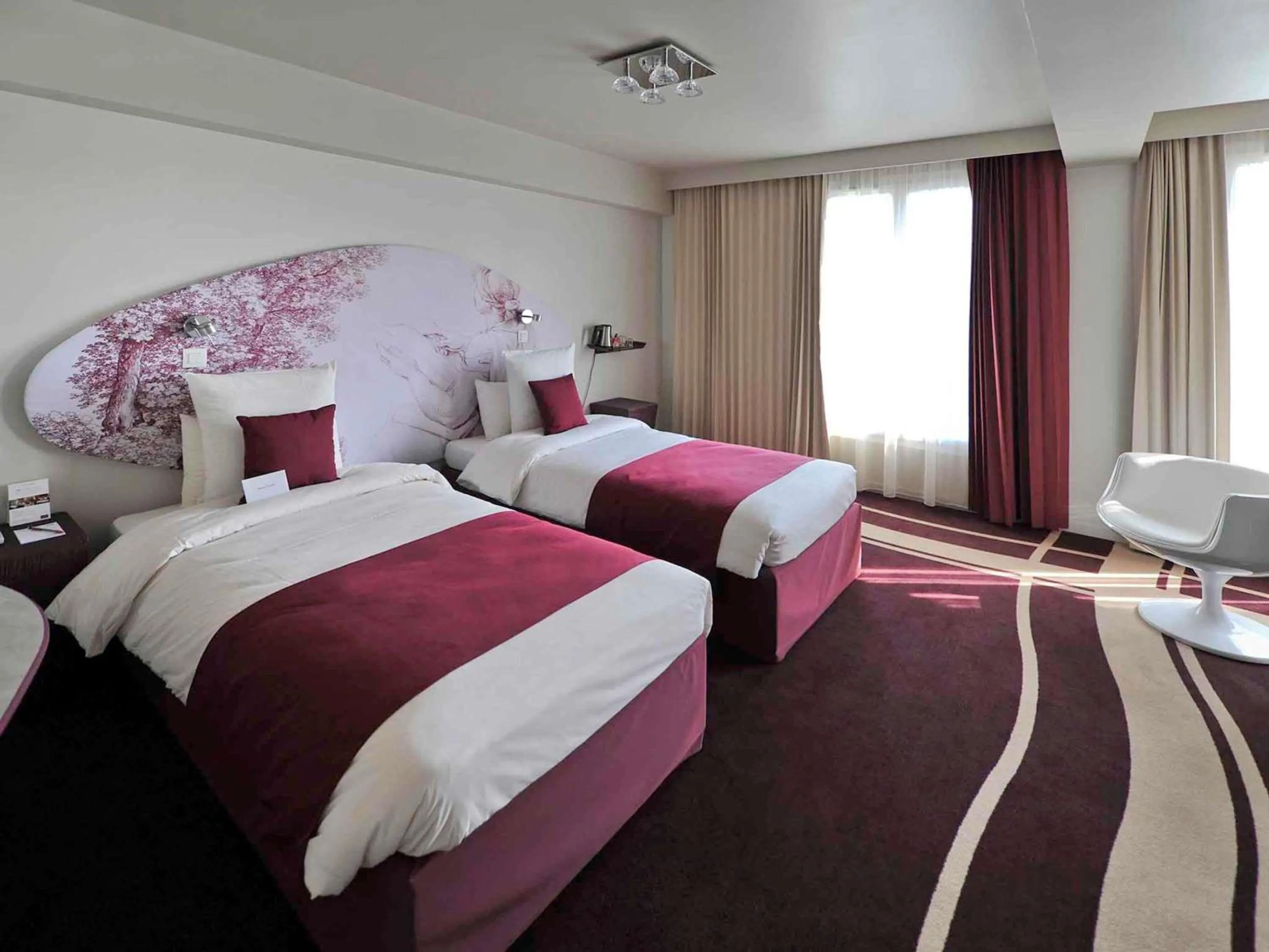 Bedroom, Bed in Mercure Paris Bastille Marais