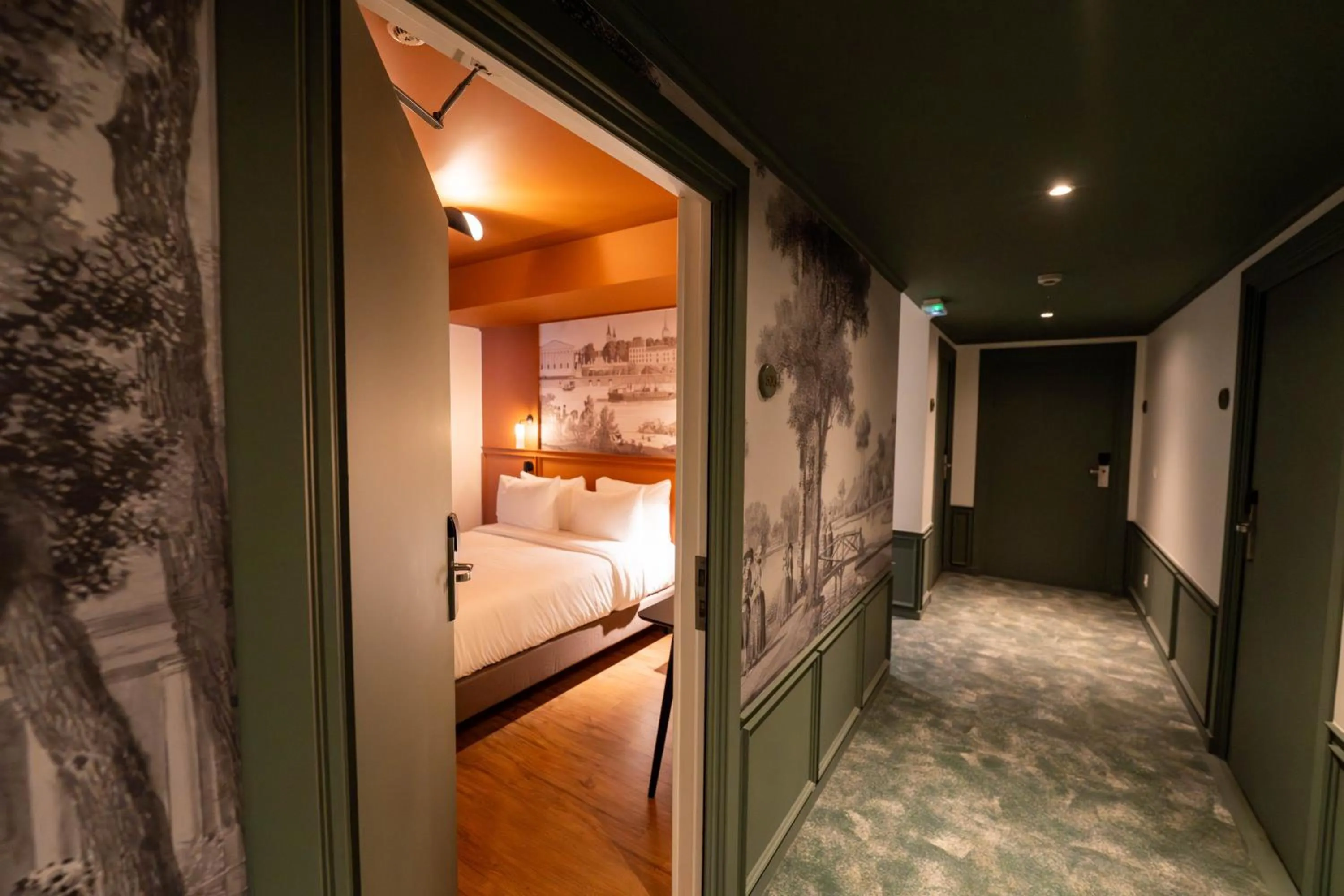 Bed in Mercure Paris Bastille Marais