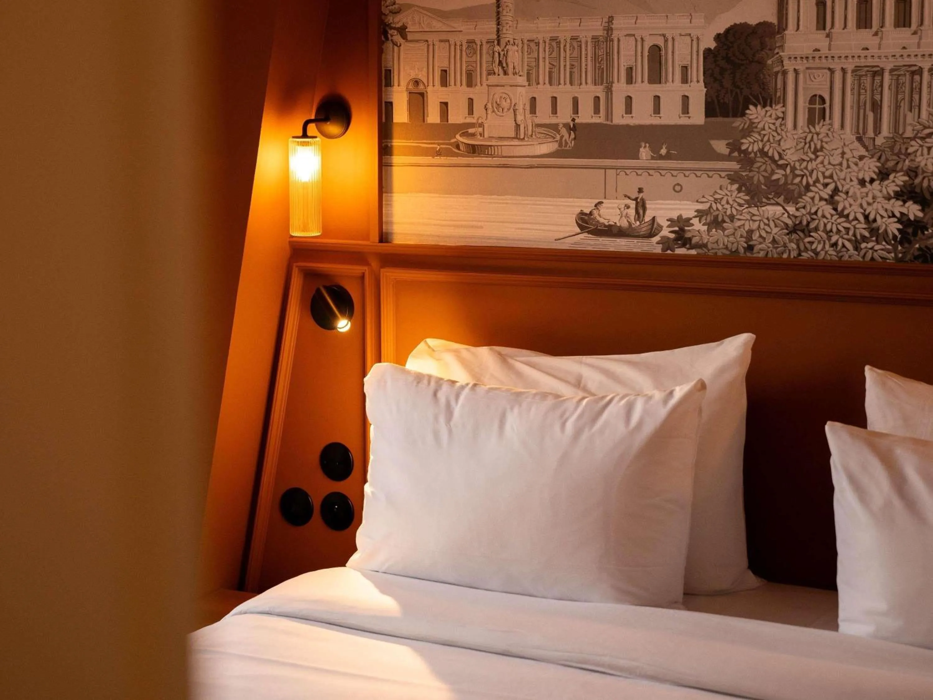 Bedroom, Bed in Mercure Paris Bastille Marais