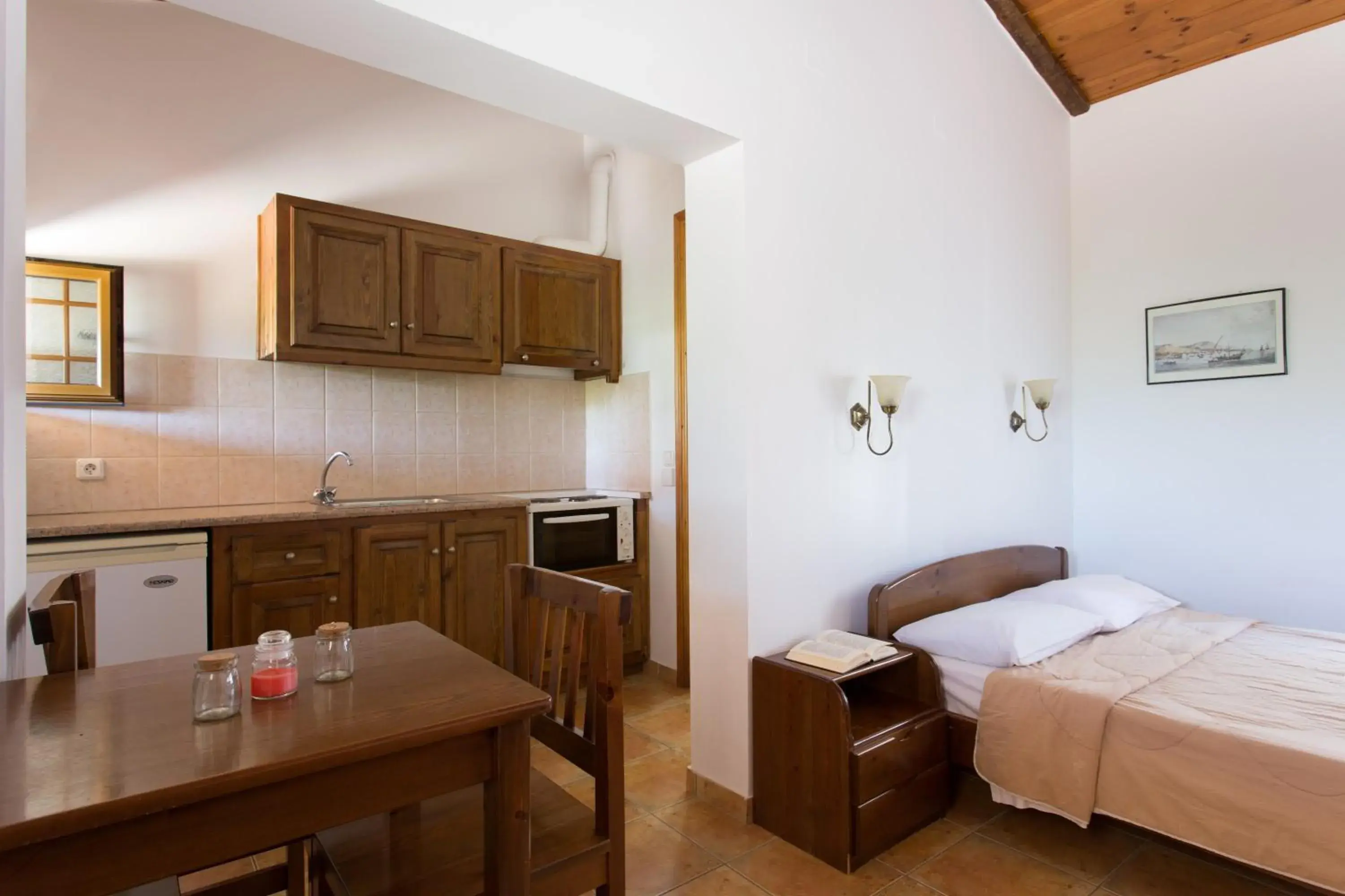 Standard Apartment in Georgia's Houses (Melitzanakia) Standard Apartment in Georgia's Houses (Melitzanakia)