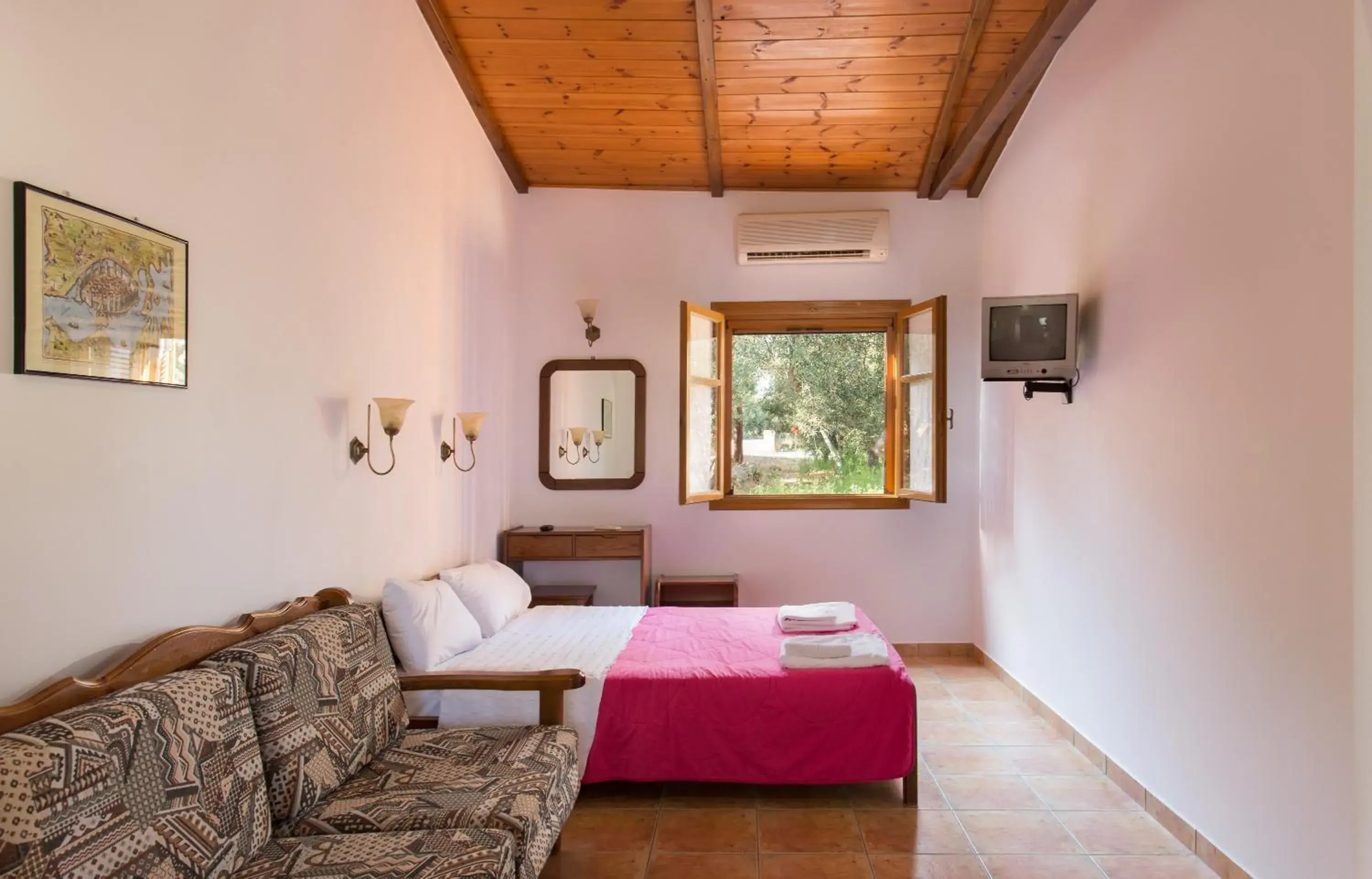 Superior Apartment in Georgia's Houses (Melitzanakia) Superior Apartment in Georgia's Houses (Melitzanakia)