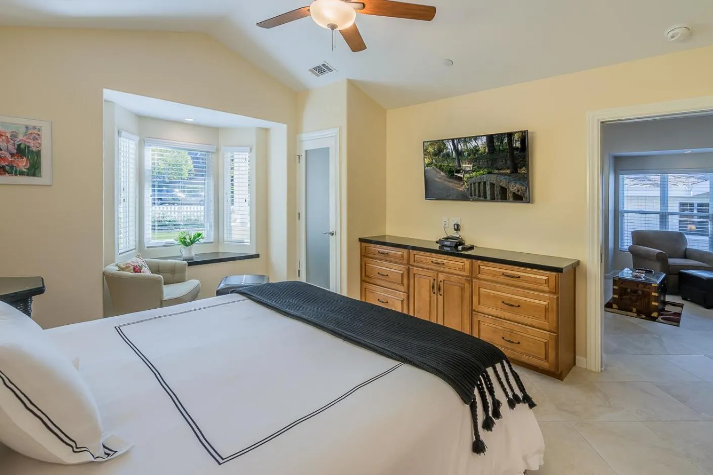 Bed in Solvang Alisal Vacation Cottages