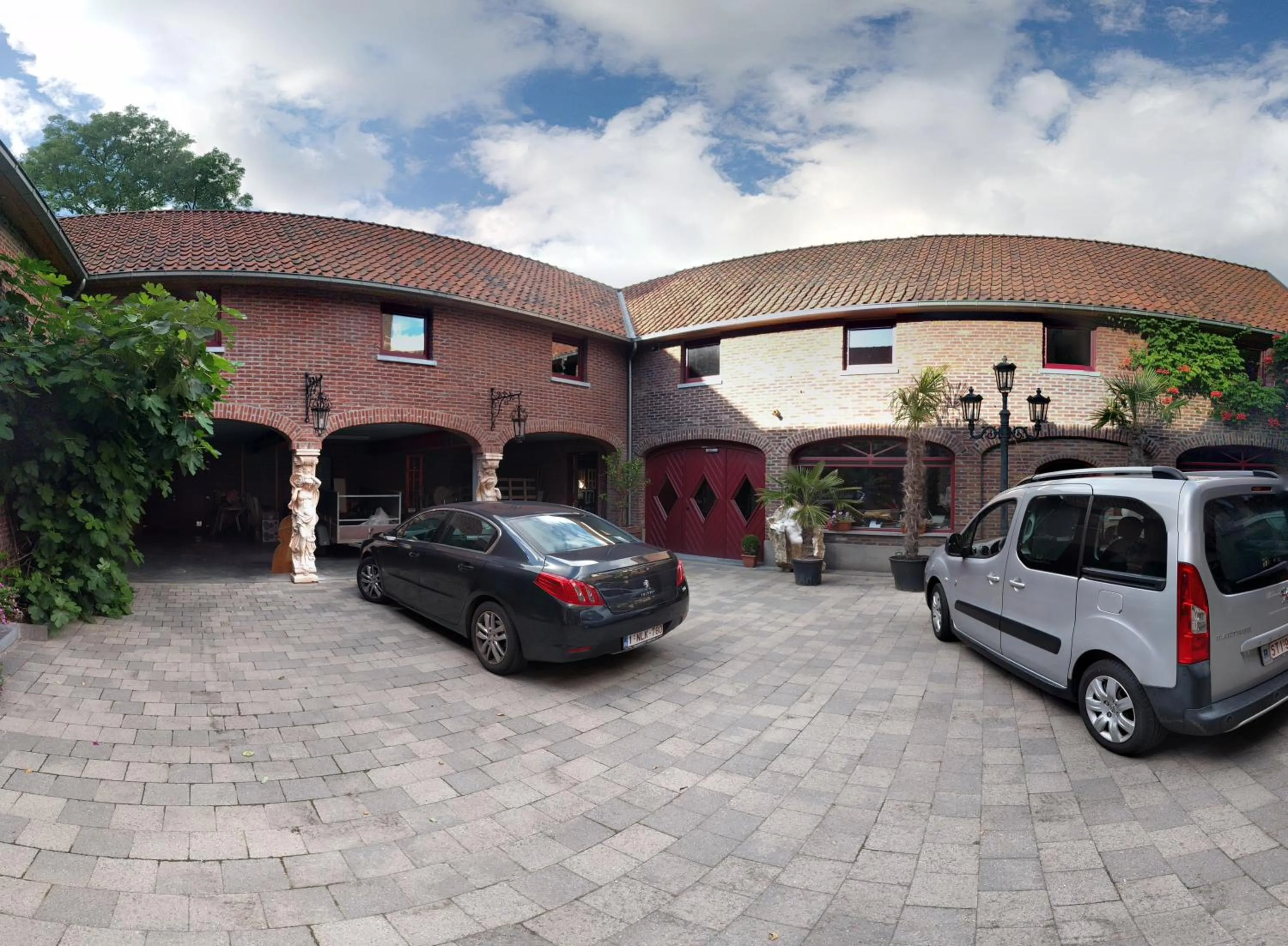 Property building in Shangrilaherzele