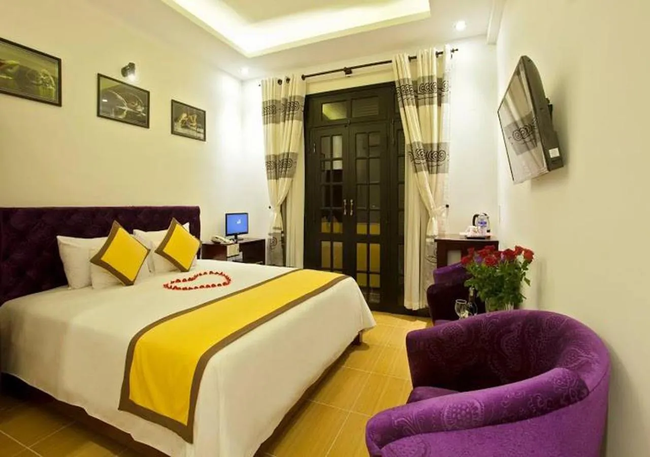 Photo of the whole room, Bed in Hoi An Hai Au Boutique Hotel