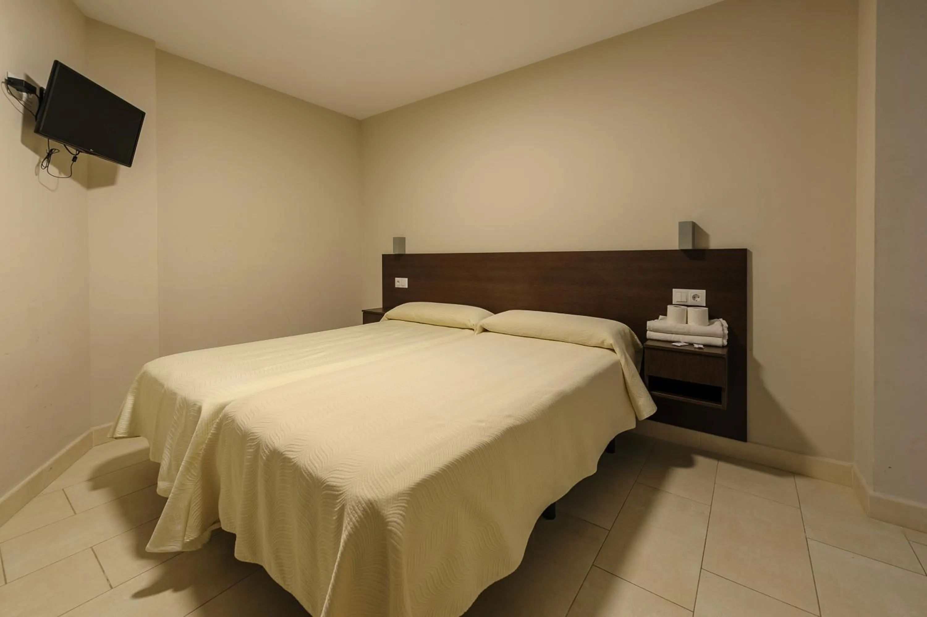 Facility for disabled guests, Bed in Hotel Costamar