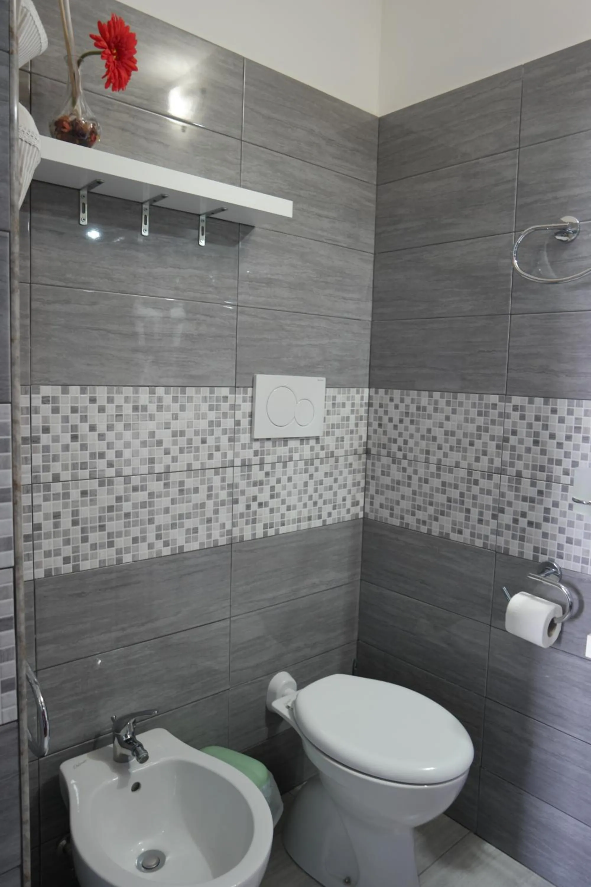 Bathroom in Jonio B&B