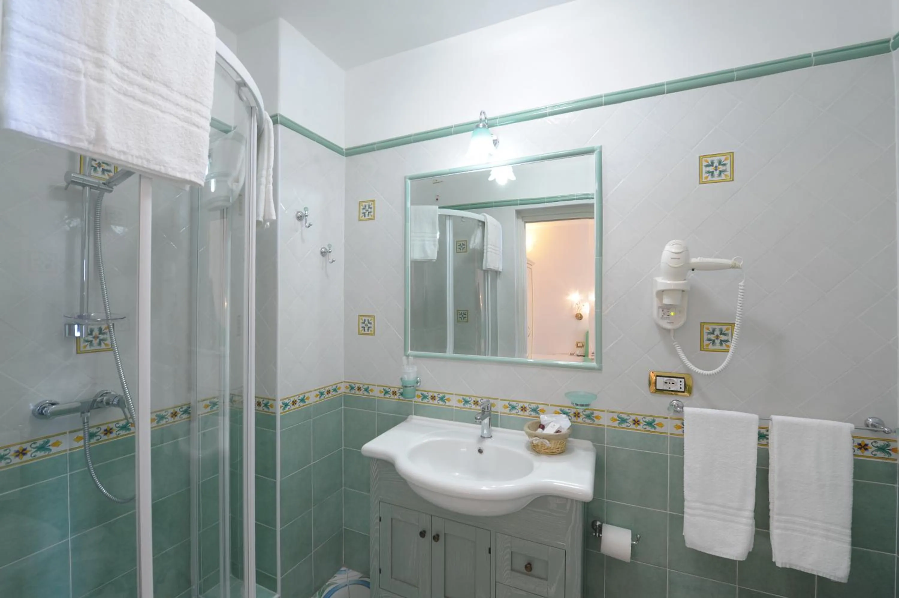 Shower in Hotel Villa Maria Pia