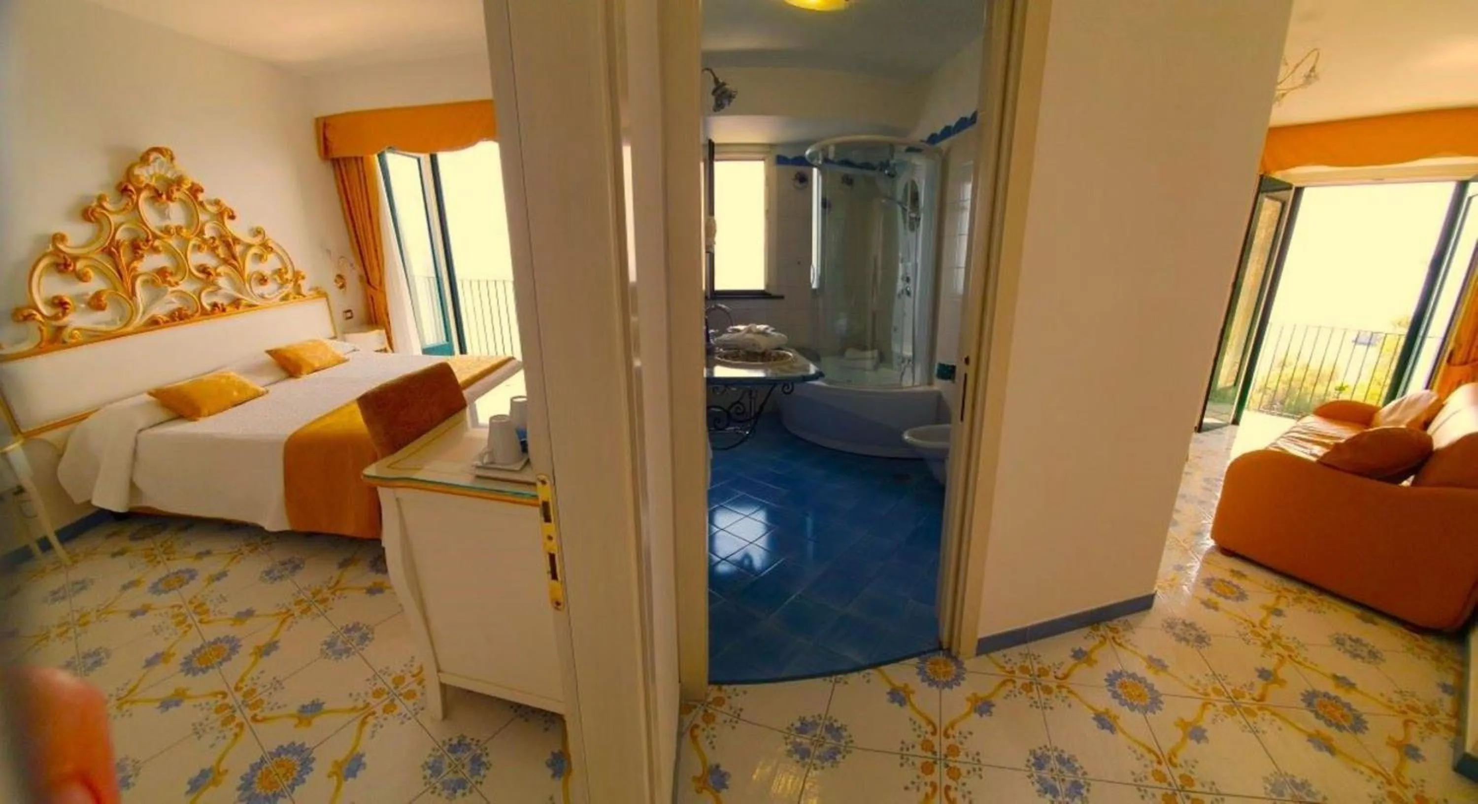 Hot Tub, Bed in Hotel Villa Maria Pia