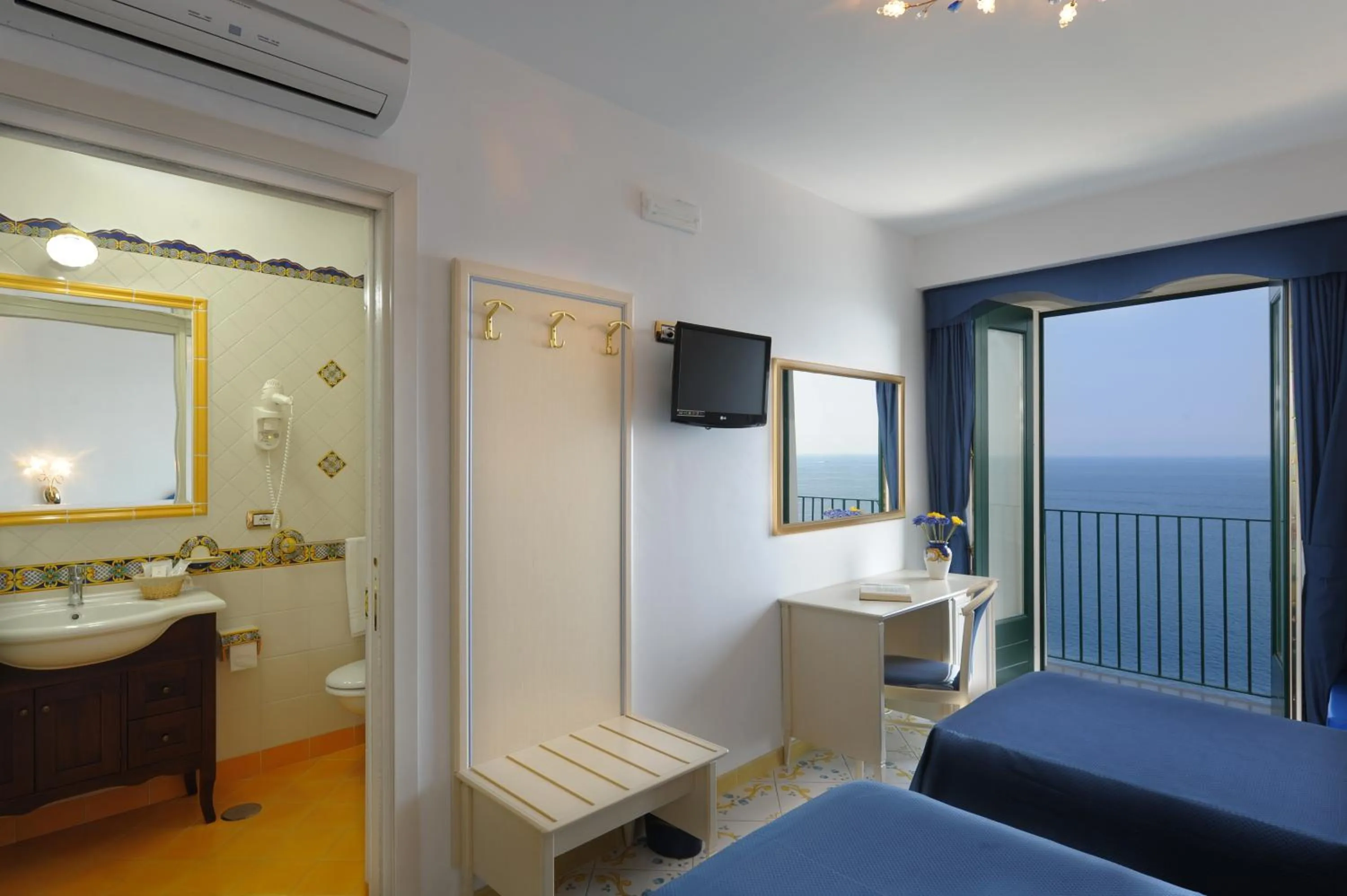 Bedroom, Bed in Hotel Villa Maria Pia