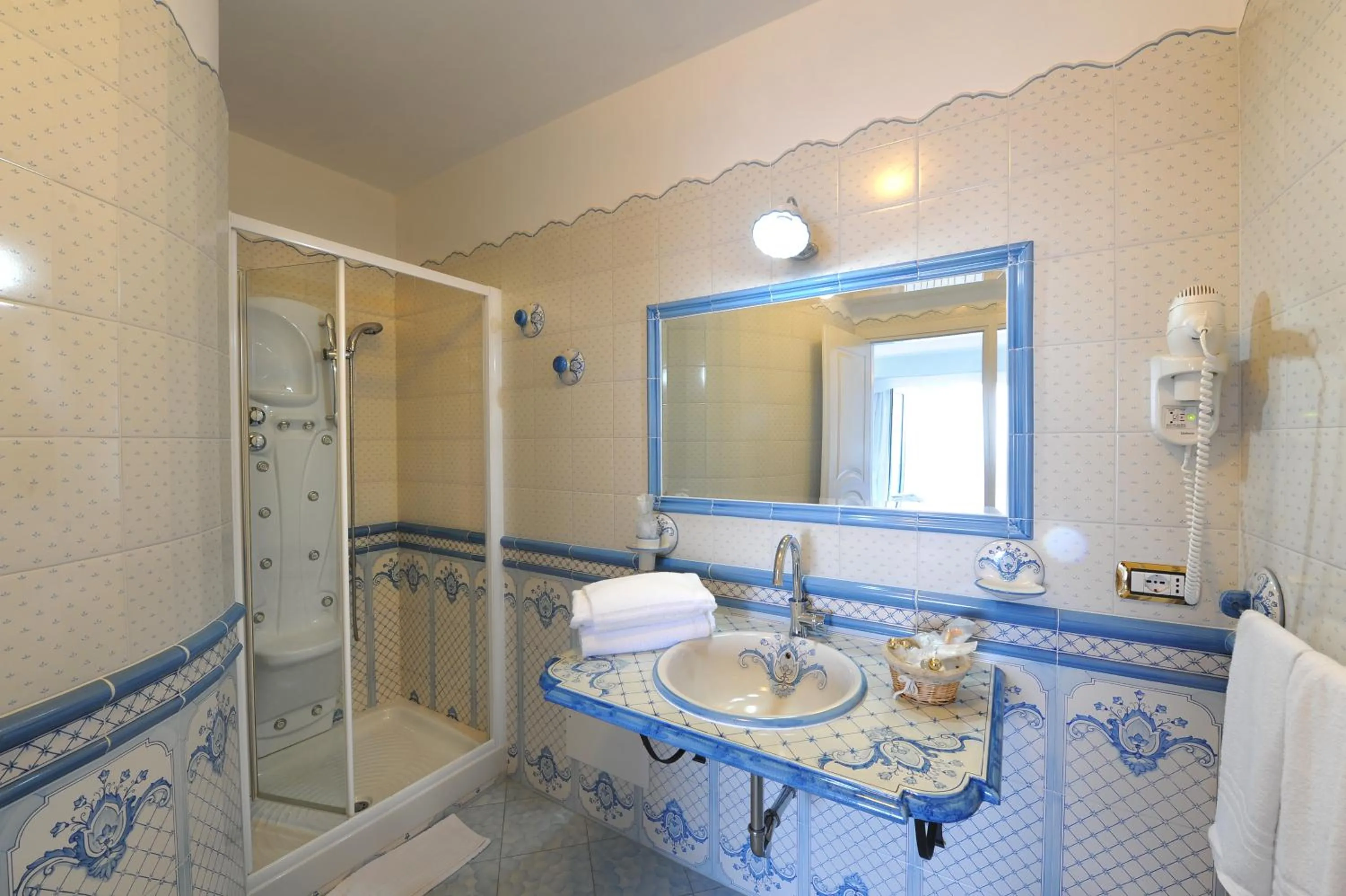 Bathroom in Hotel Villa Maria Pia