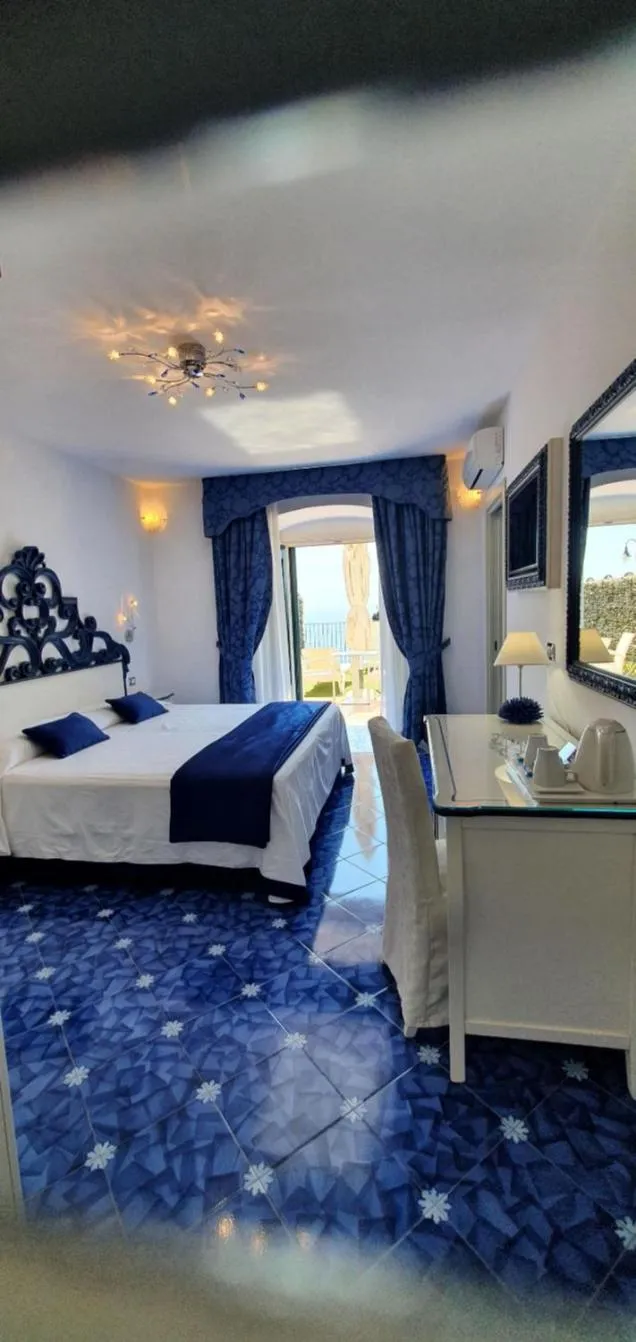 Patio, Bed in Hotel Villa Maria Pia