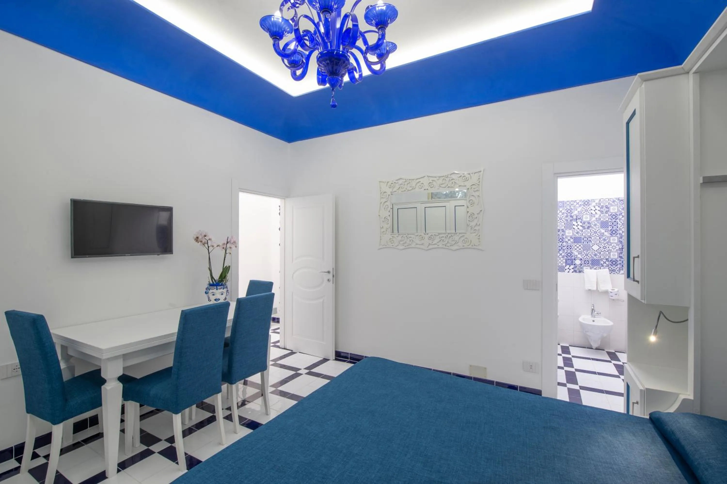 Communal lounge/ TV room in Hotel Villa Maria Pia