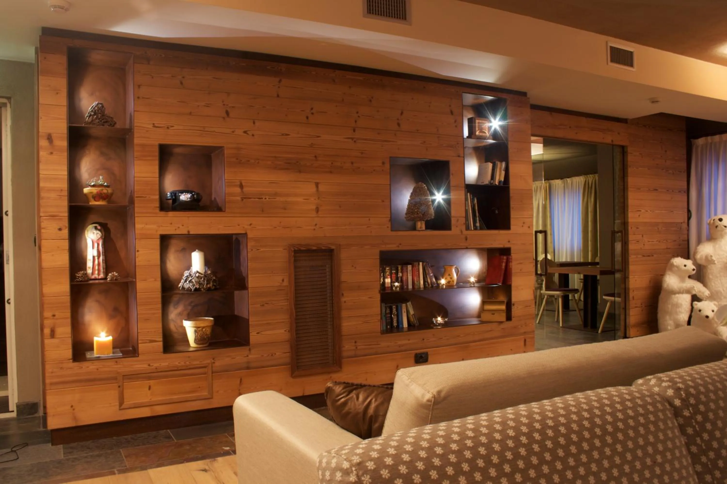 Communal lounge/ TV room in Hotel La Chance