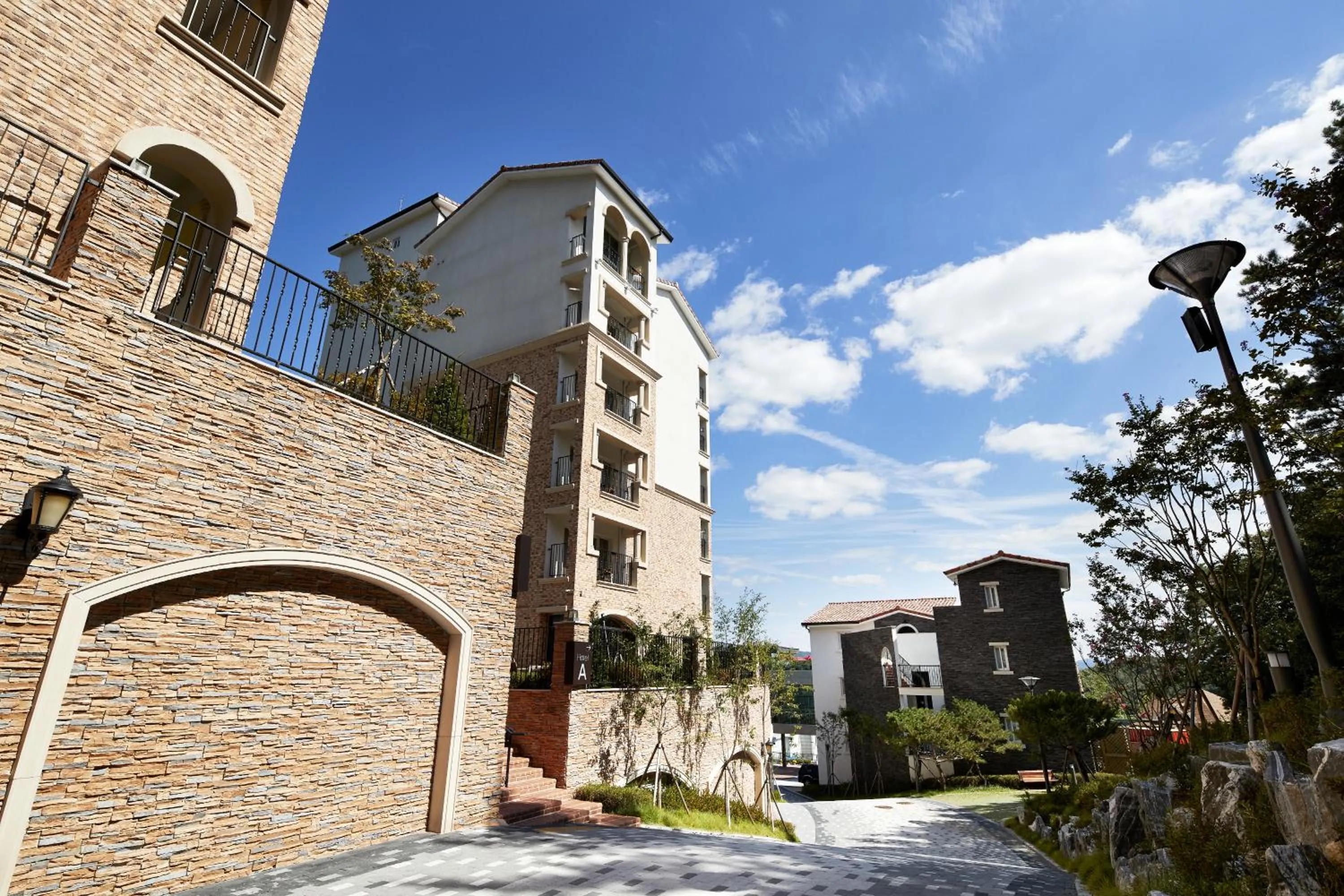 Property building in Hotel Thesoom Forest