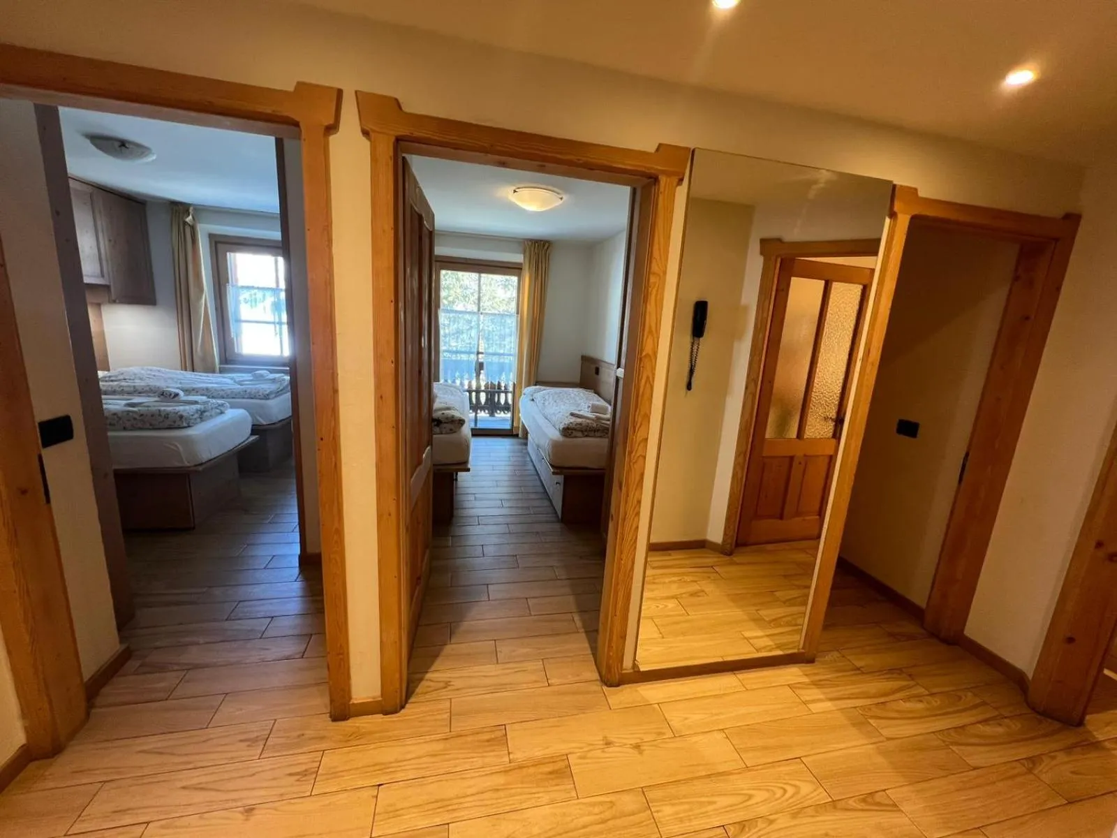 Photo of the whole room, Bed in Chalet Del Sole per gruppi