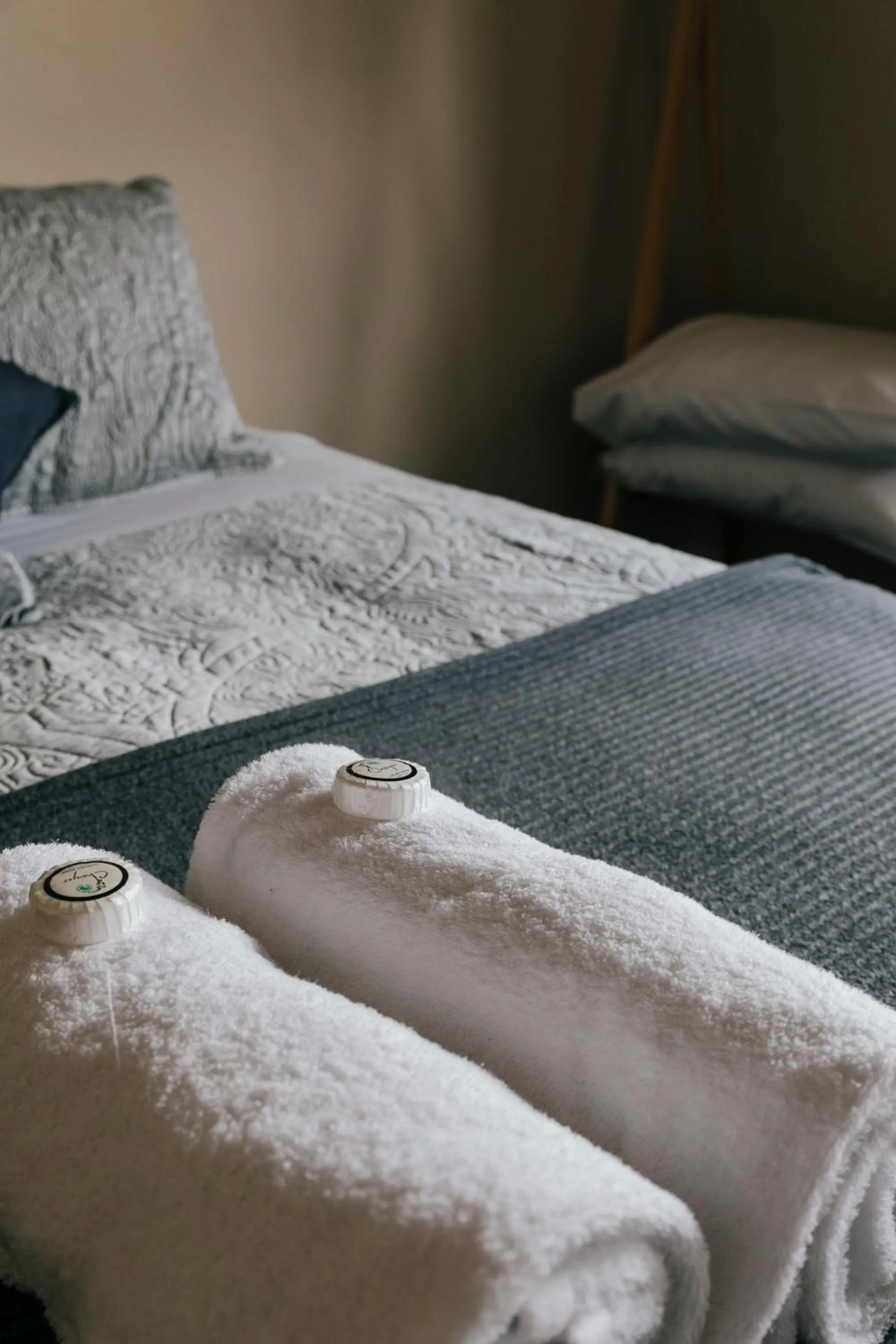 Bed in General Roberts Hotel