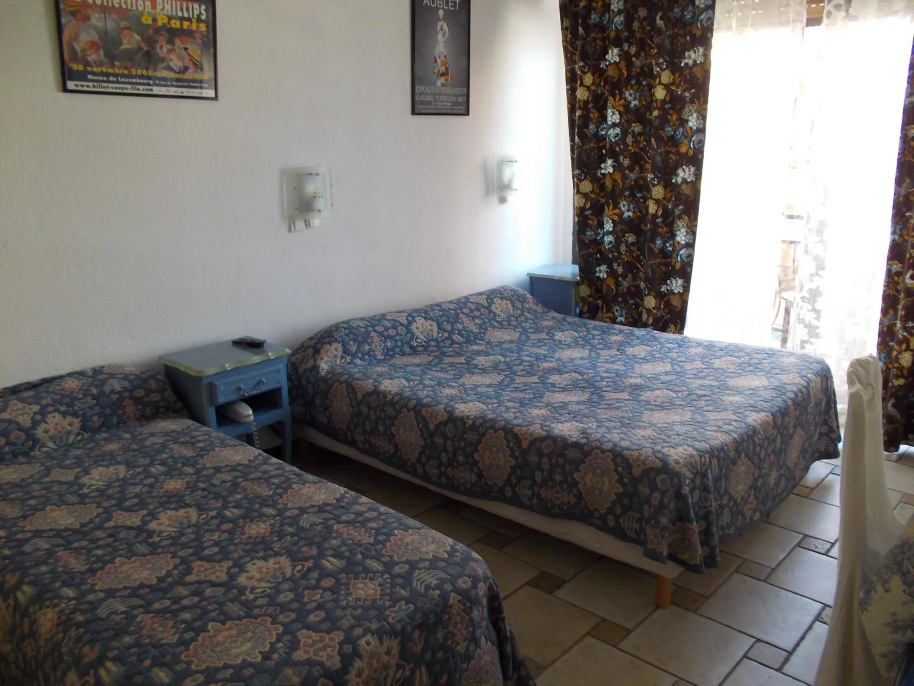 Day, Bed in Hôtel Les Alizés