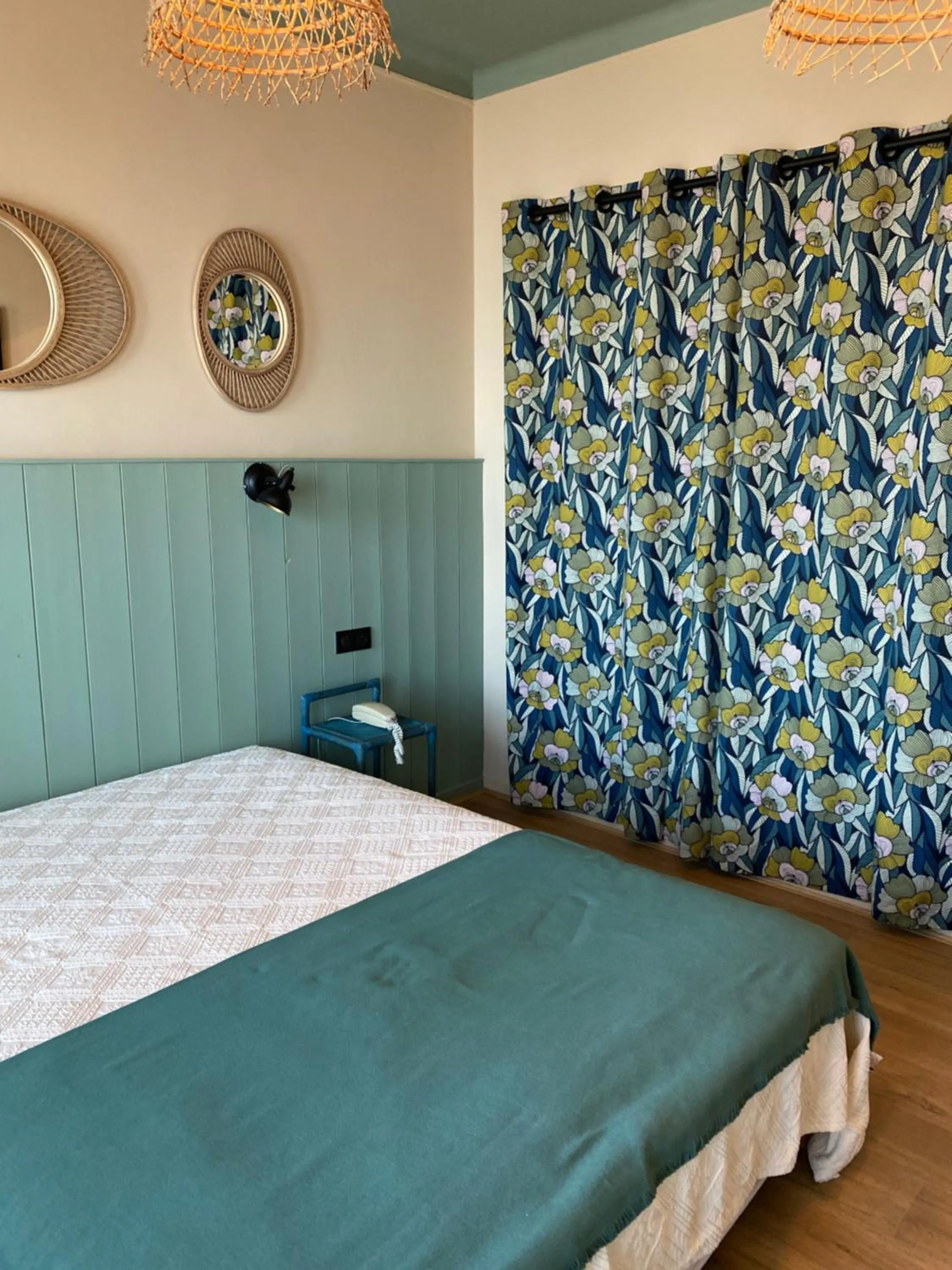 Bed in Hôtel Les Alizés