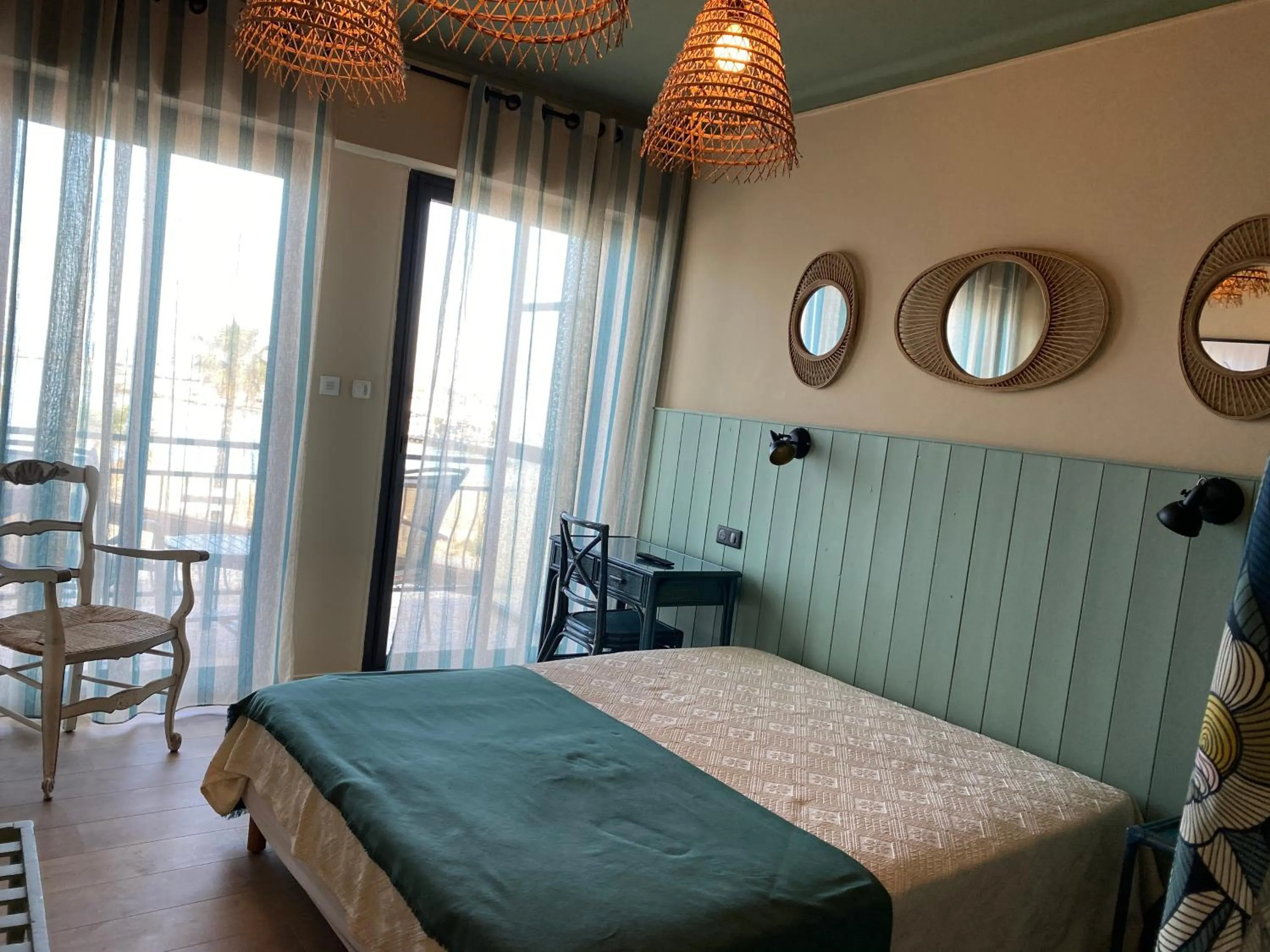 Bed in Hôtel Les Alizés