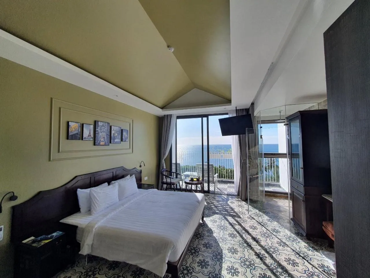 Bed in The Palmy Phu Quoc Resort & Spa