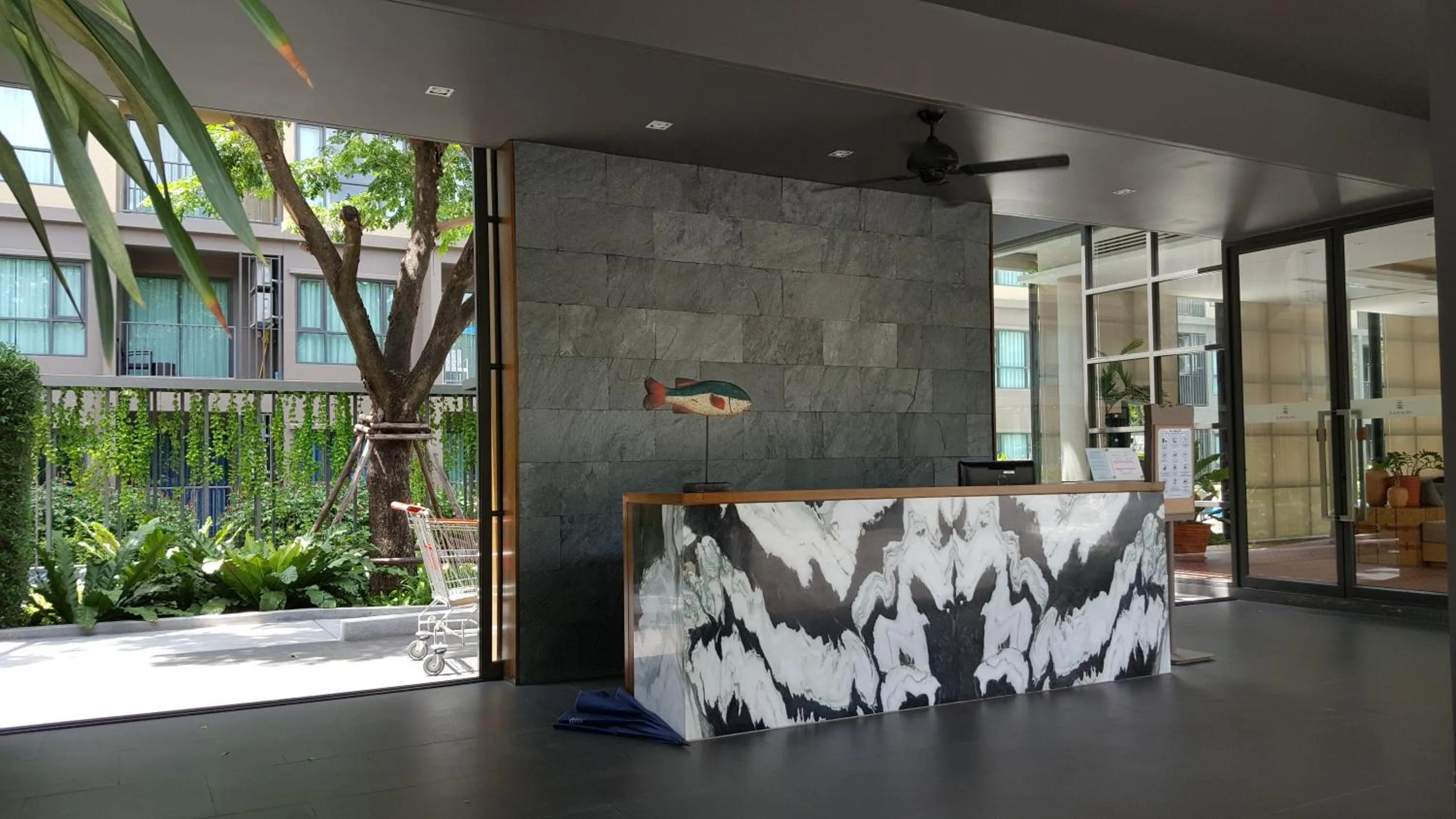 Facade/entrance in Rain Cha-am by Obbset