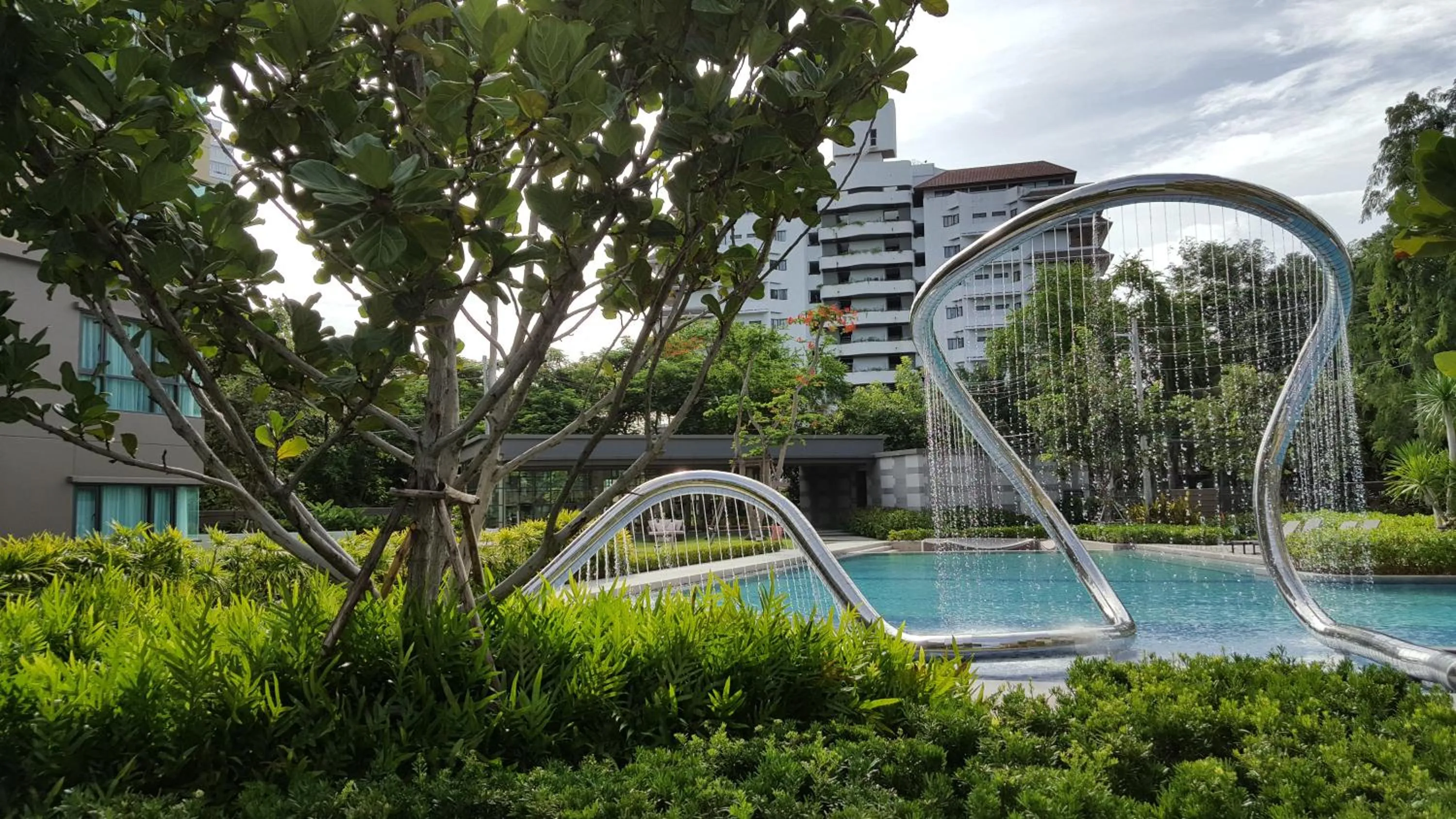 Garden in Rain Cha-am by Obbset