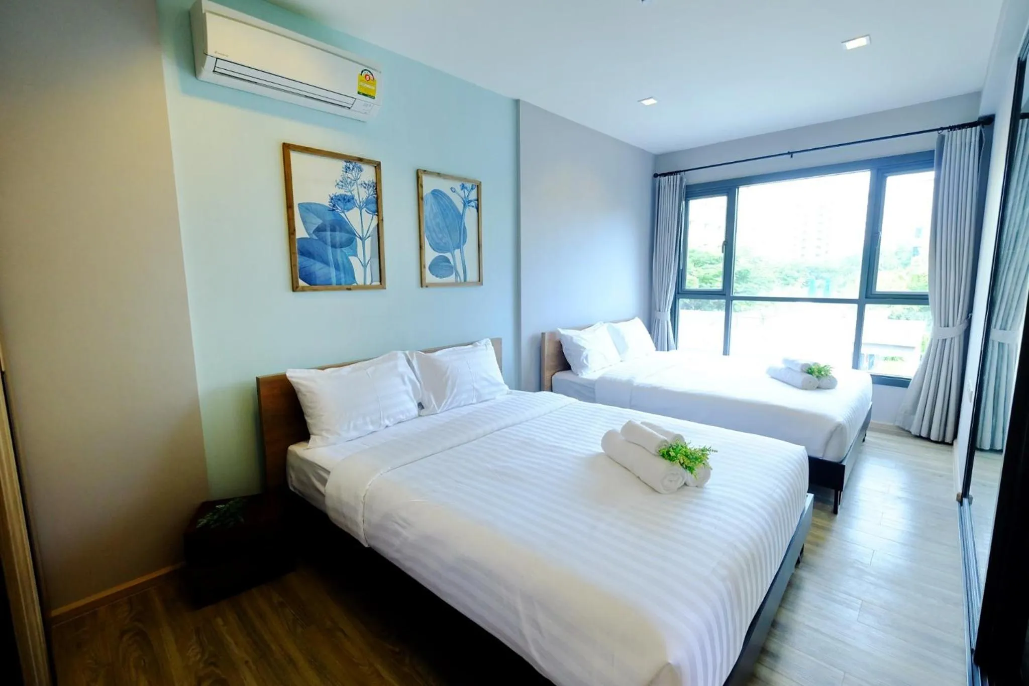 Bedroom, Bed in Rain Cha-am by Obbset