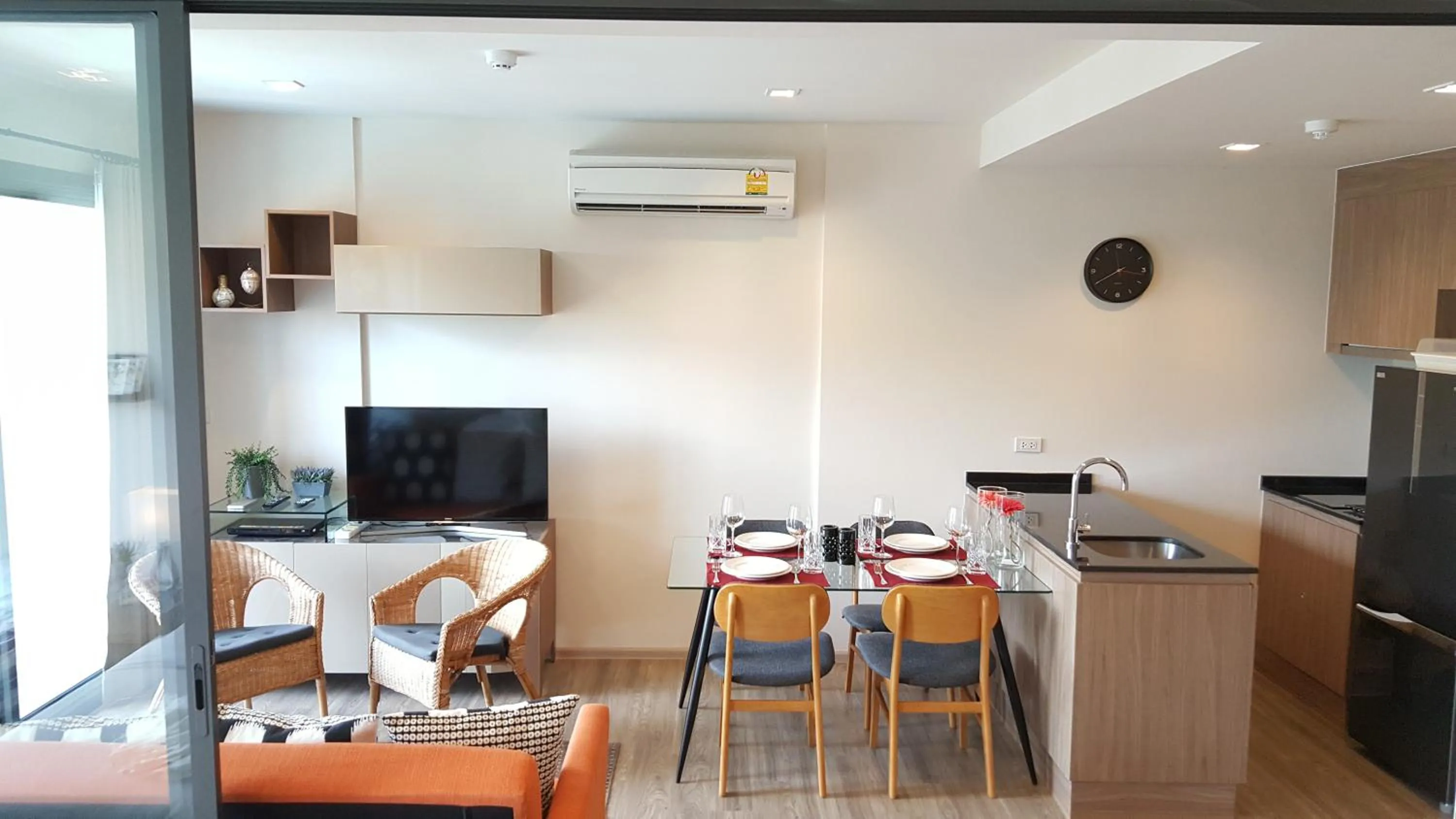 TV and multimedia in Rain Cha-am by Obbset