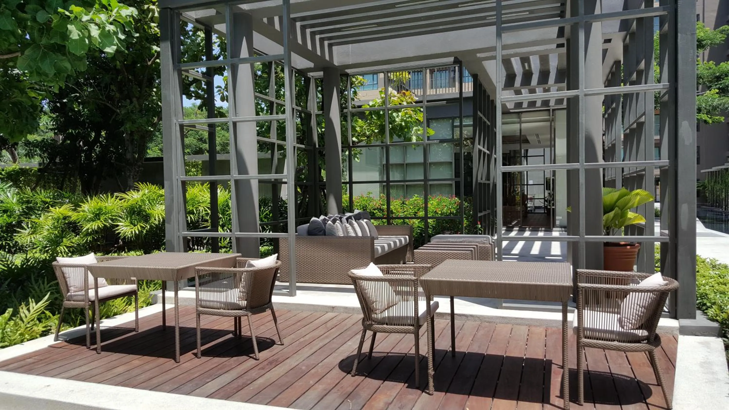 Balcony/Terrace in Rain Cha-am by Obbset