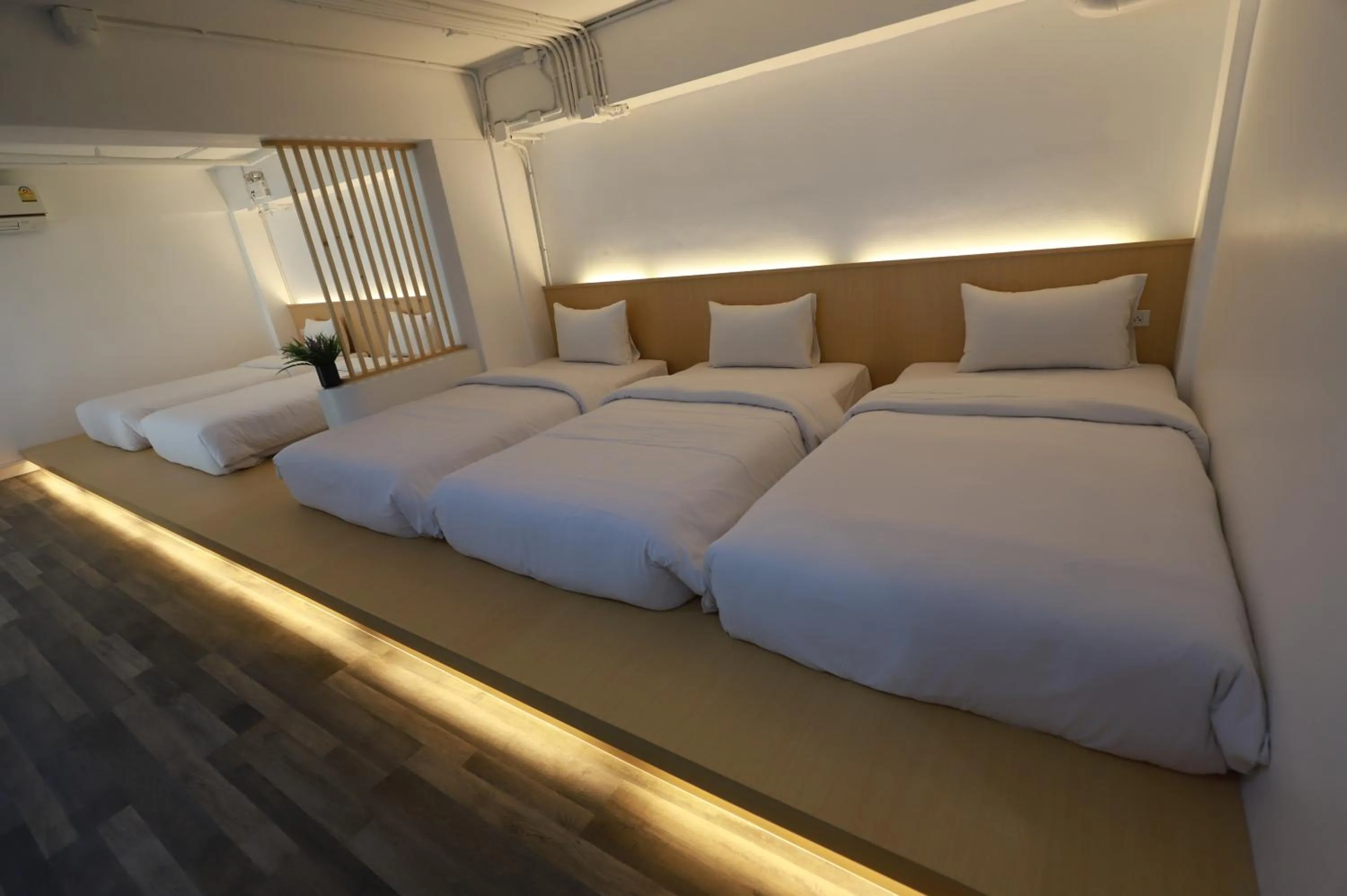 Bedroom, Bed in Sovereign Group Hotel at Pratunam