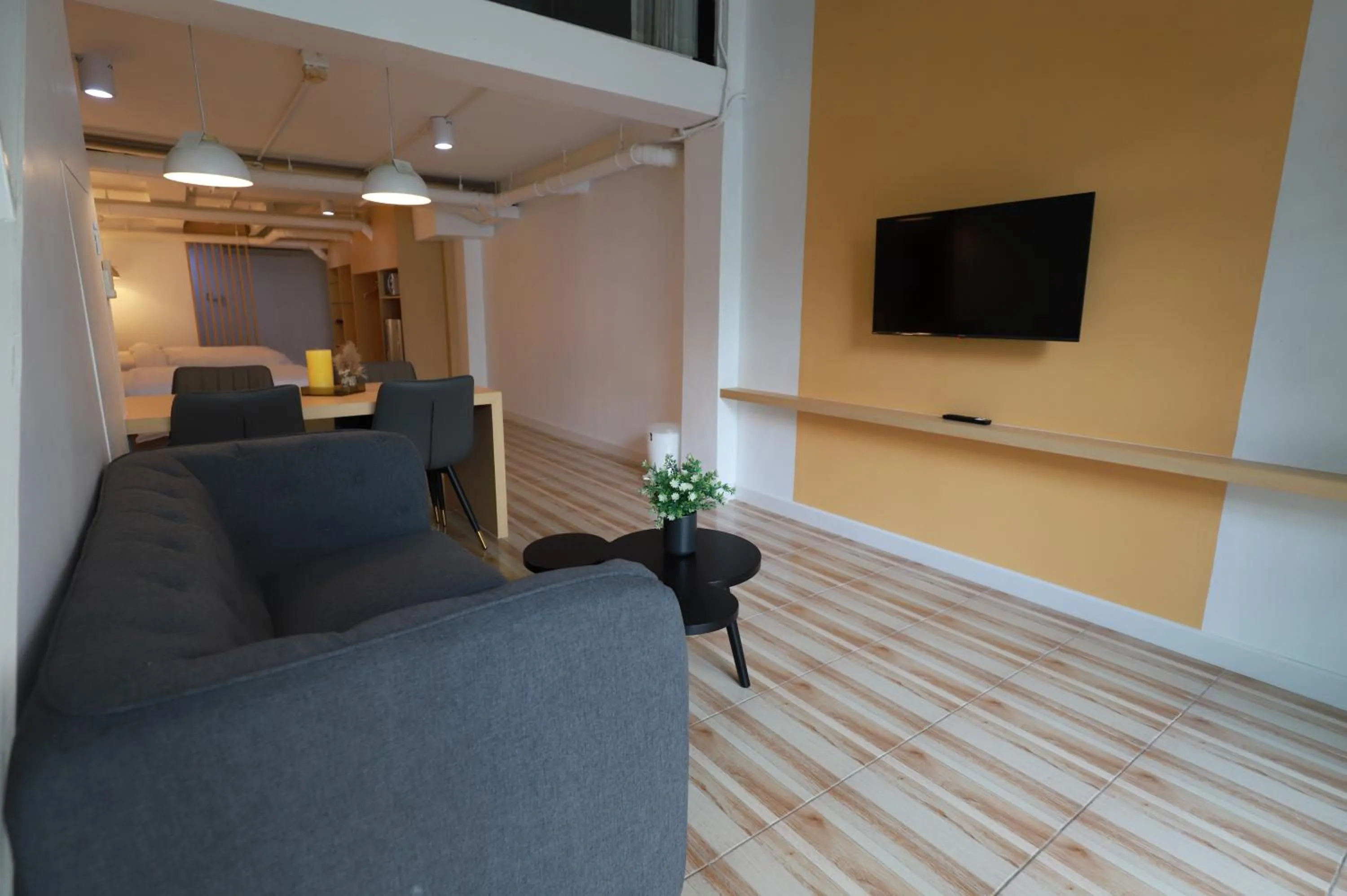 Communal lounge/ TV room in Sovereign Group Hotel at Pratunam